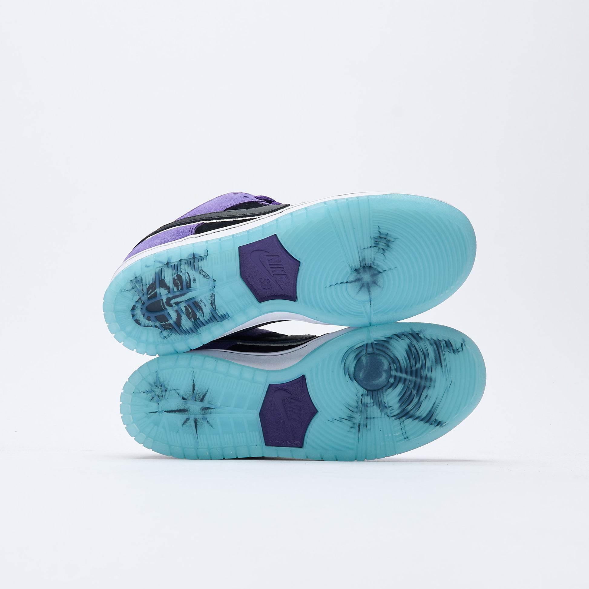 Nike SB - Dunk Low Pro "Hayley Wilson" QS (Court Purple/Black-White)