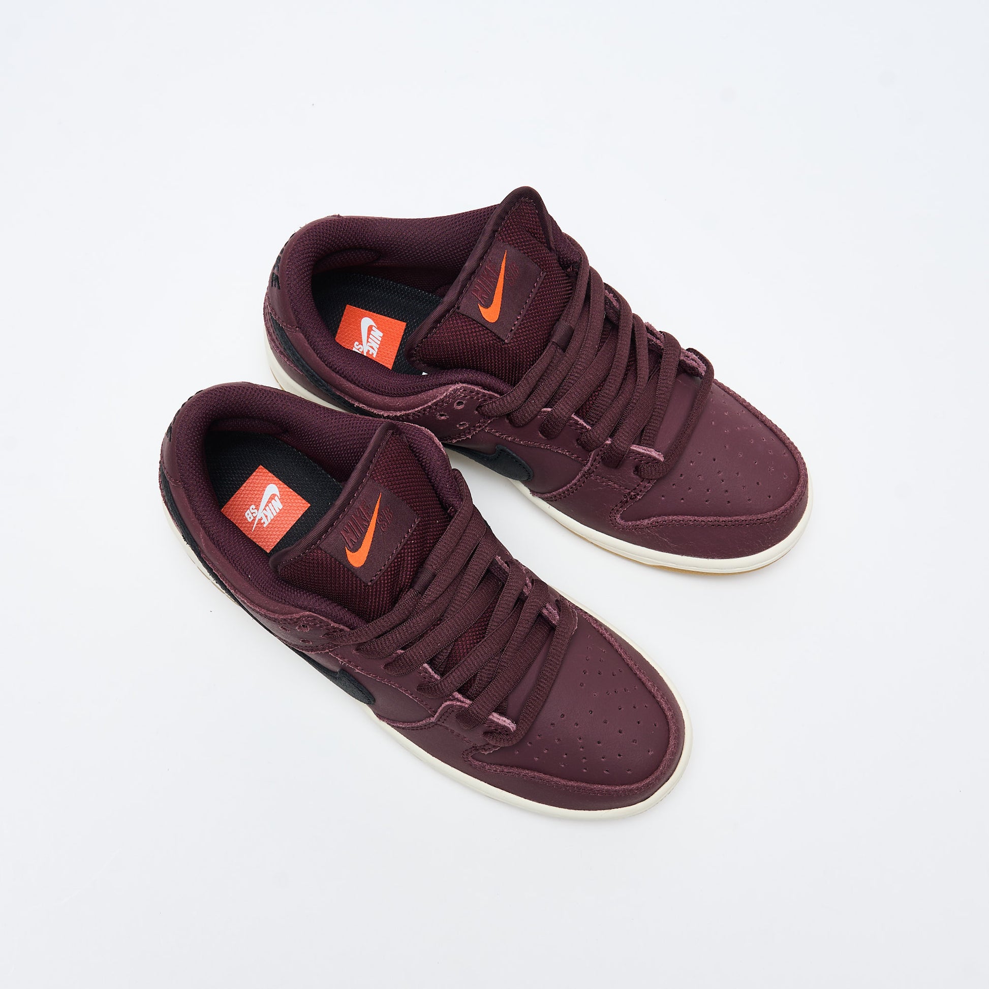 Nike SB - Dunk Low Pro ISO "Burgundy Crush"