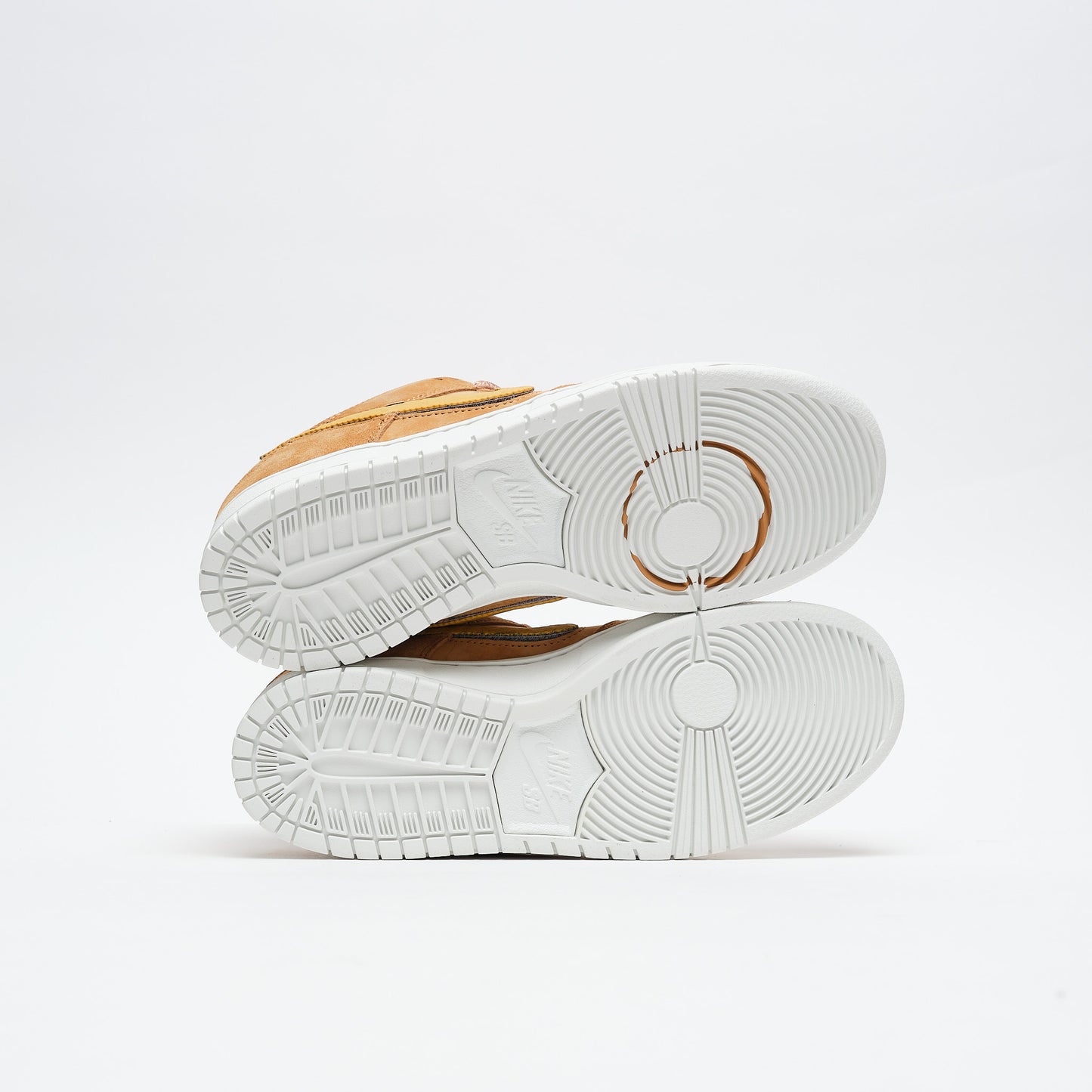 Nike SB - Dunk Low Pro QS Note Skateshop "Brew and Biscuits"