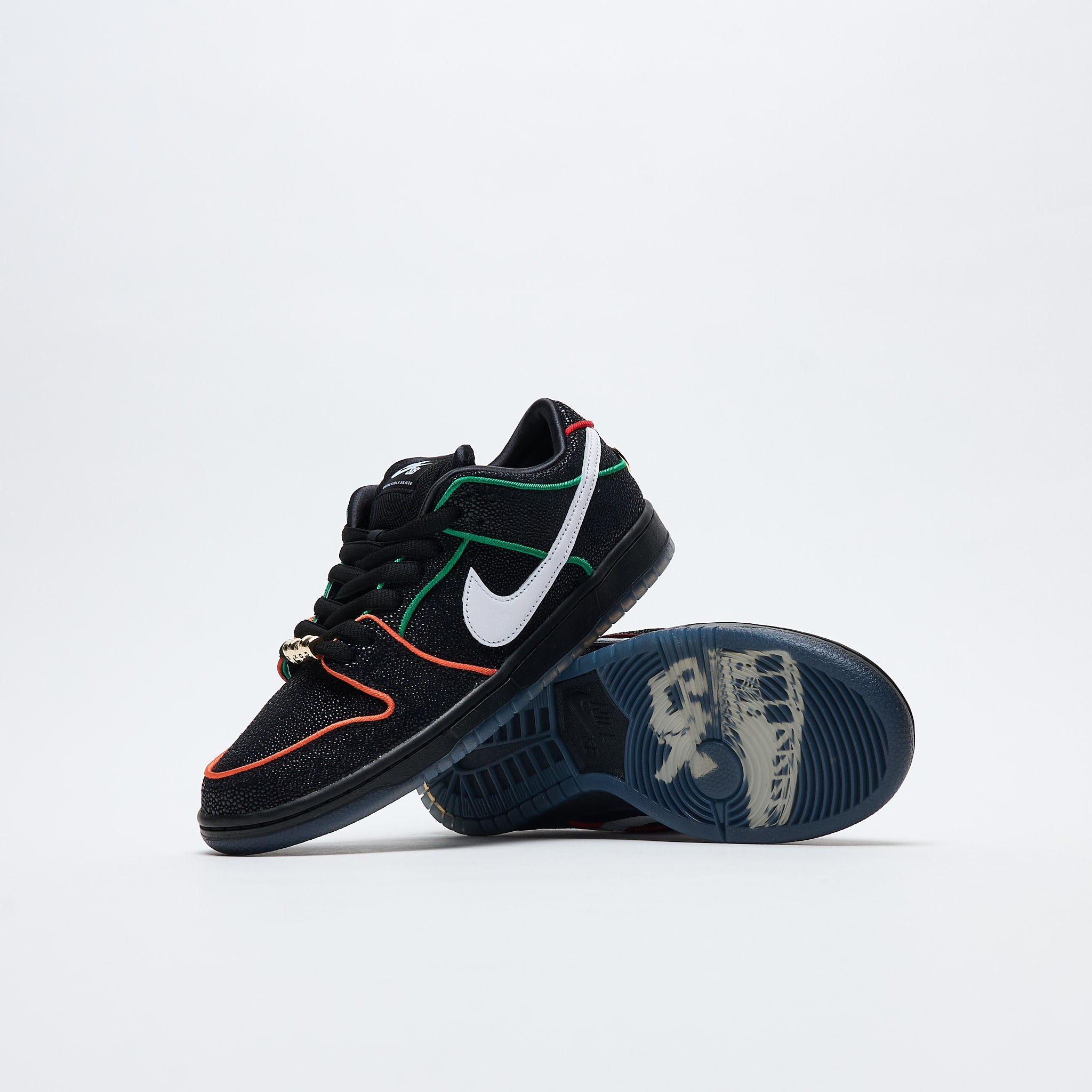 Bronx Girl Skate x Nike Sb - Dunk Low Pro QS (Black/Challenge Red