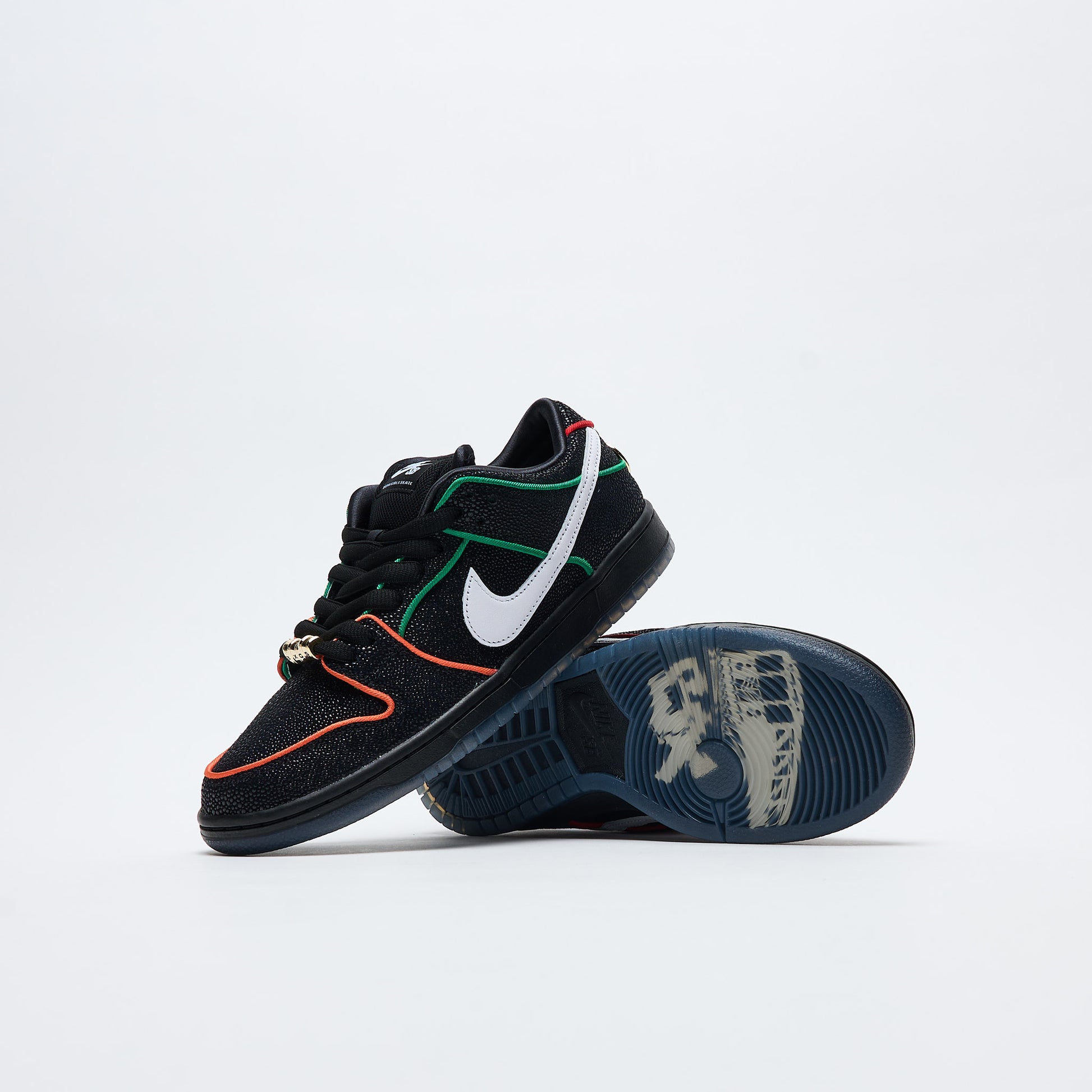 Bronx Girl Skate x Nike Sb - Dunk Low Pro QS (Black/Challenge Red)