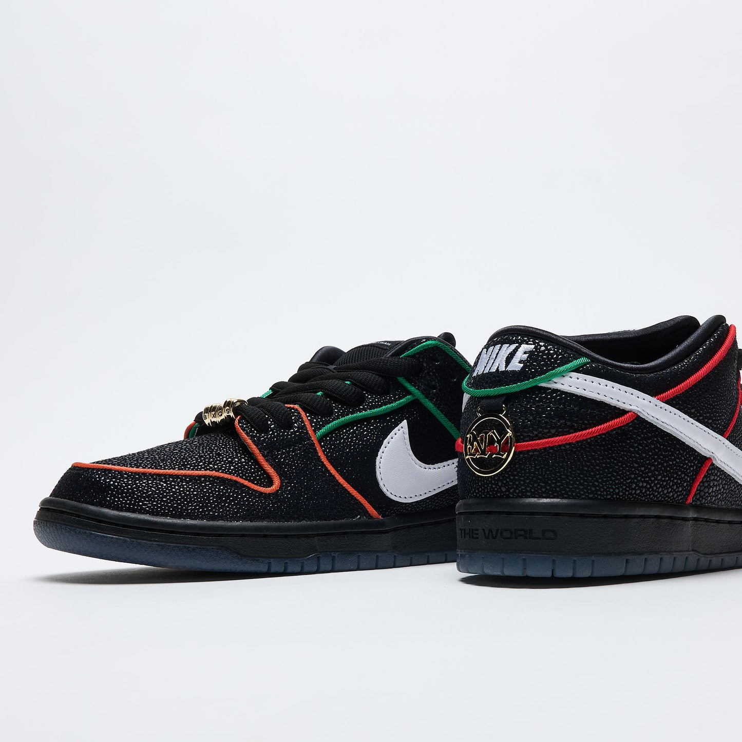 Bronx Girl Skate x Nike Sb - Dunk Low Pro QS (Black/Challenge Red)