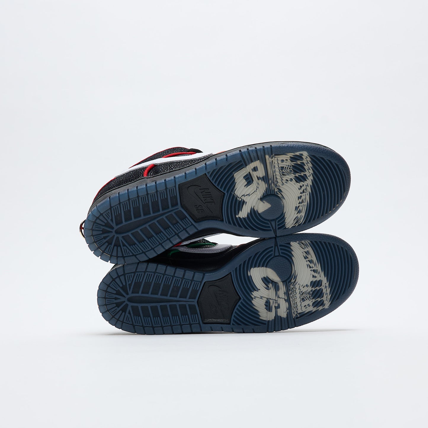 Bronx Girl Skate x Nike Sb - Dunk Low Pro QS (Black/Challenge Red)