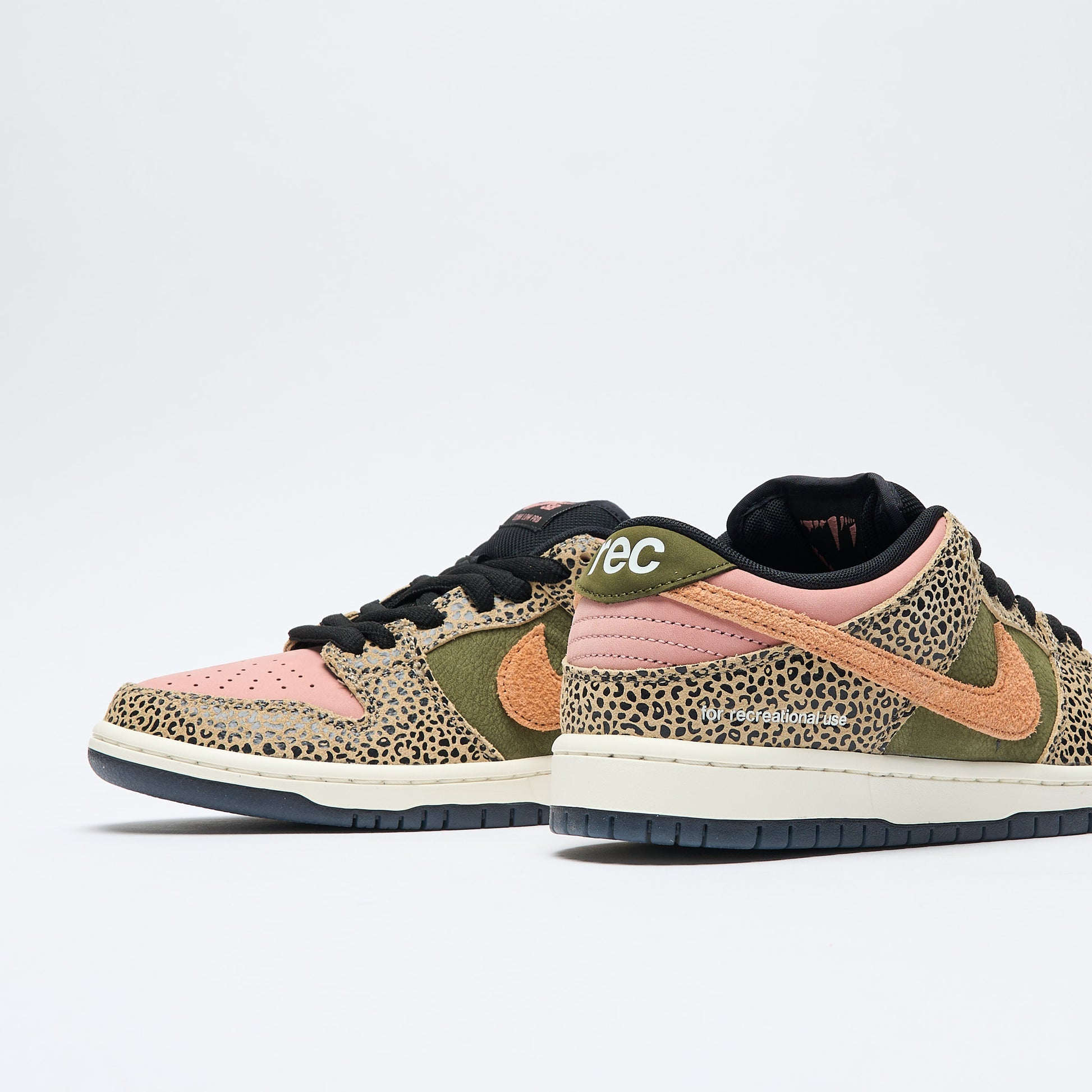 Arts & Rec x Nike SB - Dunk Low Pro QS  (Khaki/Amber Brown-Rough Green-Rust Pink)