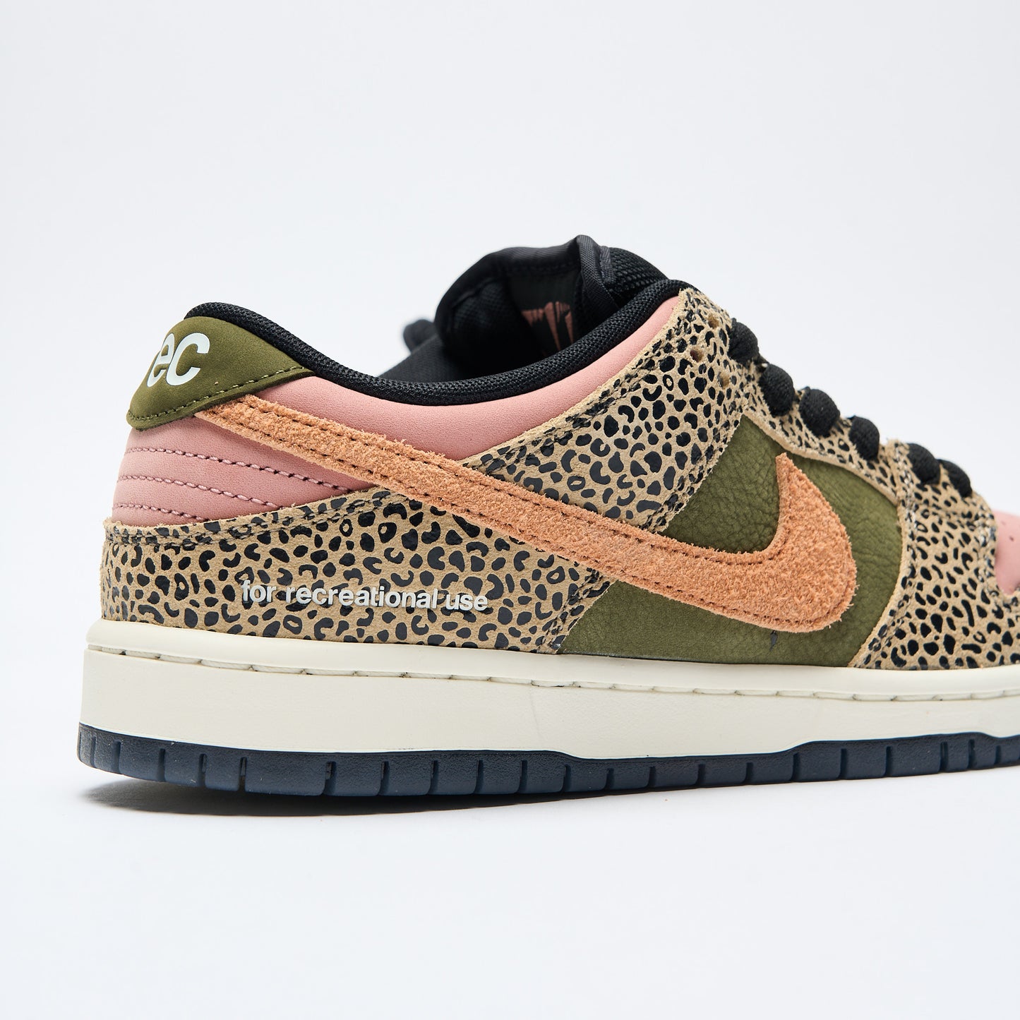 Arts & Rec x Nike SB - Dunk Low Pro QS  (Khaki/Amber Brown-Rough Green-Rust Pink)