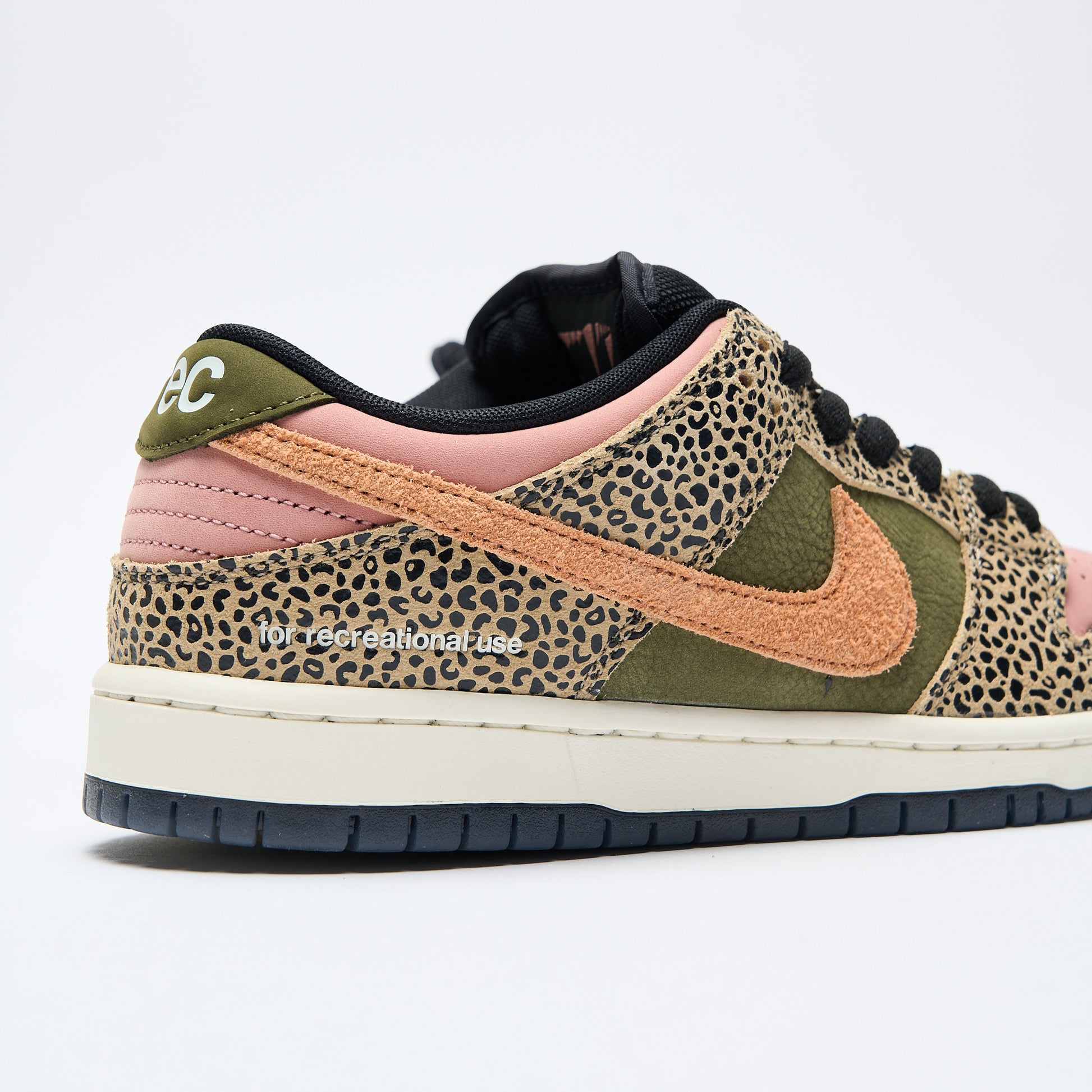 Arts & Rec x Nike SB - Dunk Low Pro QS  (Khaki/Amber Brown-Rough Green-Rust Pink)