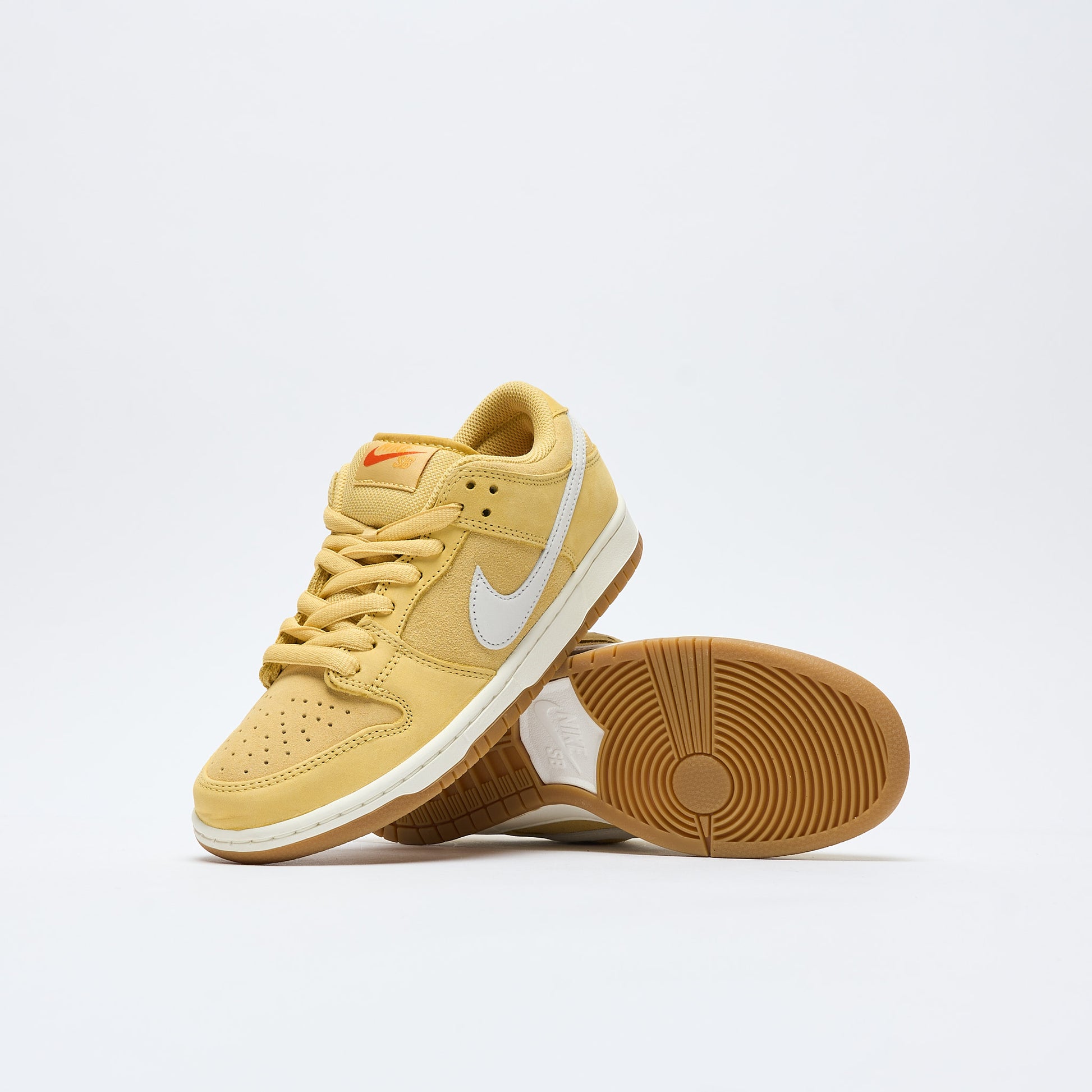 Nike SB - Dunk Low Pro ISO (Saturn Gold/Sail-Saturn Gold-Solar Flare)