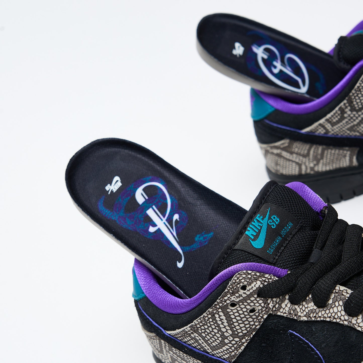 Nike SB - Dunk Low Pro Dashawn Jordan "Copperhead" (String/Black Bright Spruce)