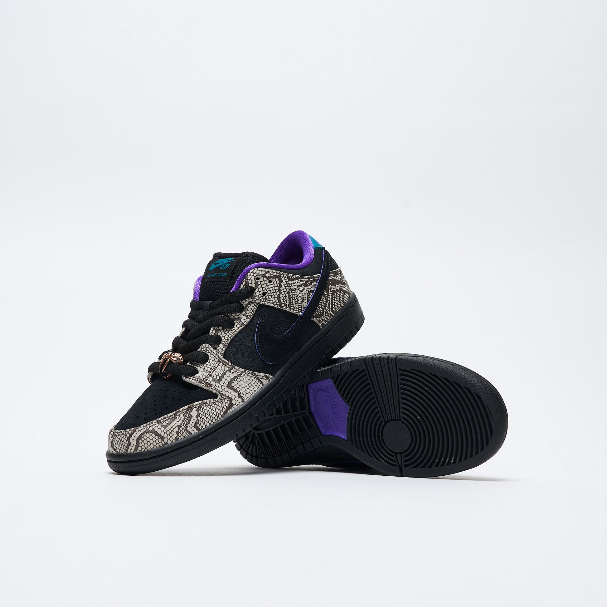 Nike SB - Dunk Low Pro Dashawn Jordan "Copperhead" (String/Black Bright Spruce)