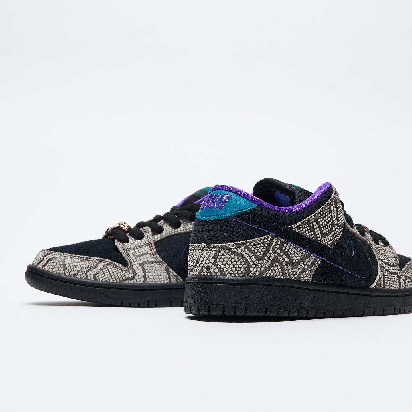 Nike SB - Dunk Low Pro Dashawn Jordan "Copperhead" (String/Black Bright Spruce)