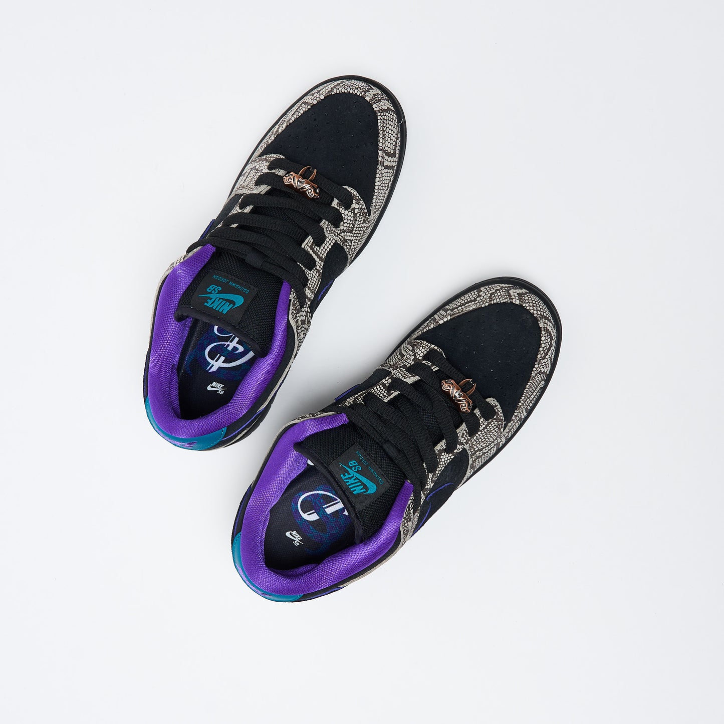 Nike SB - Dunk Low Pro Dashawn Jordan "Copperhead" (String/Black Bright Spruce)