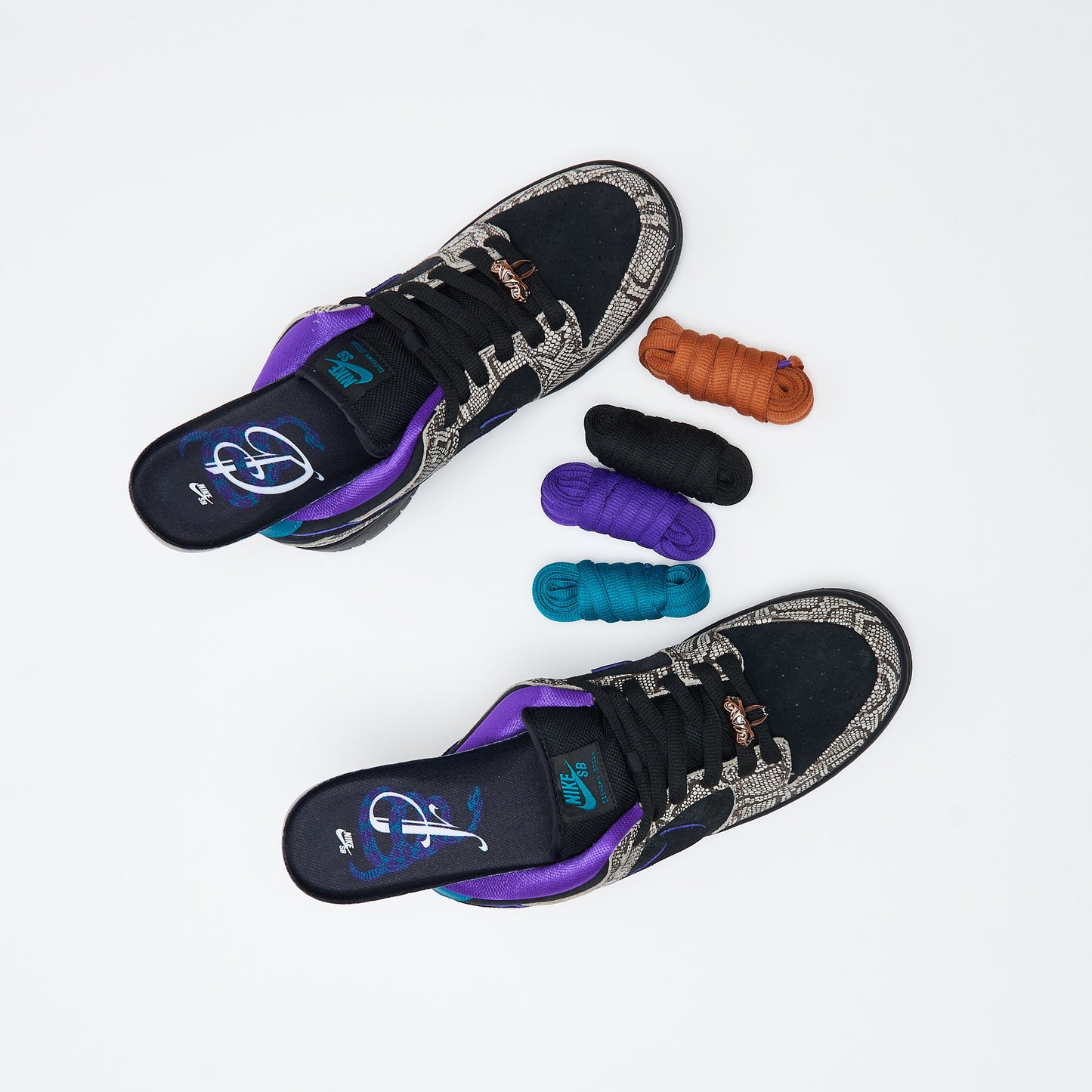 Nike SB - Dunk Low Pro Dashawn Jordan "Copperhead" (String/Black Bright Spruce)