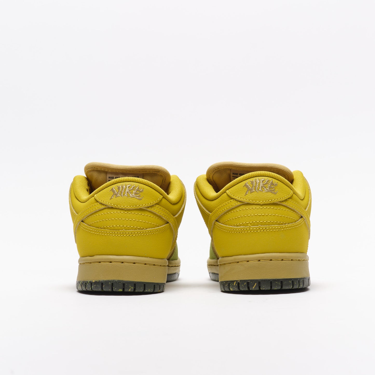 NIKE SB Dunk Low "Hatch Chile" (Saffron Quartz)