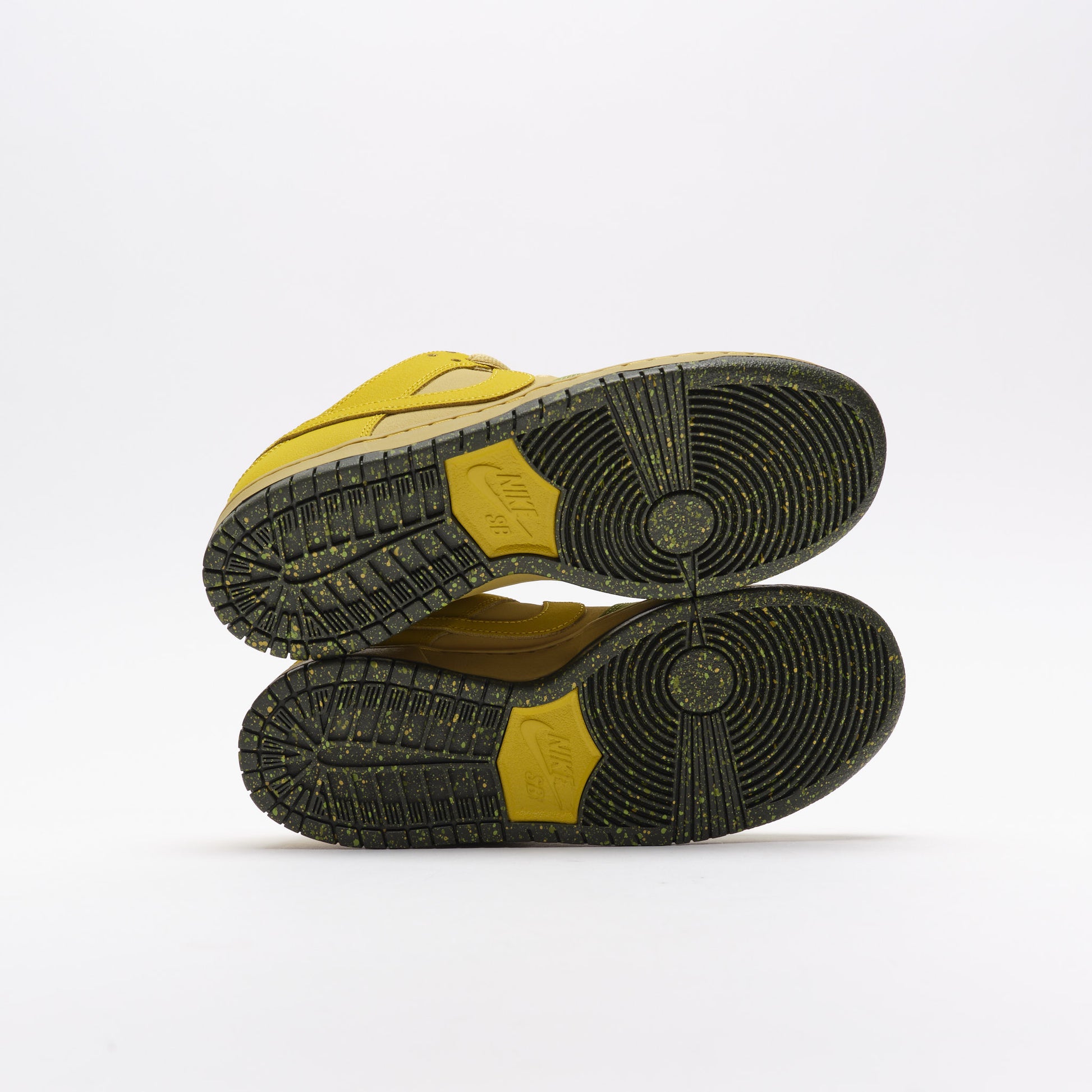 NIKE SB Dunk Low "Hatch Chile" (Saffron Quartz)