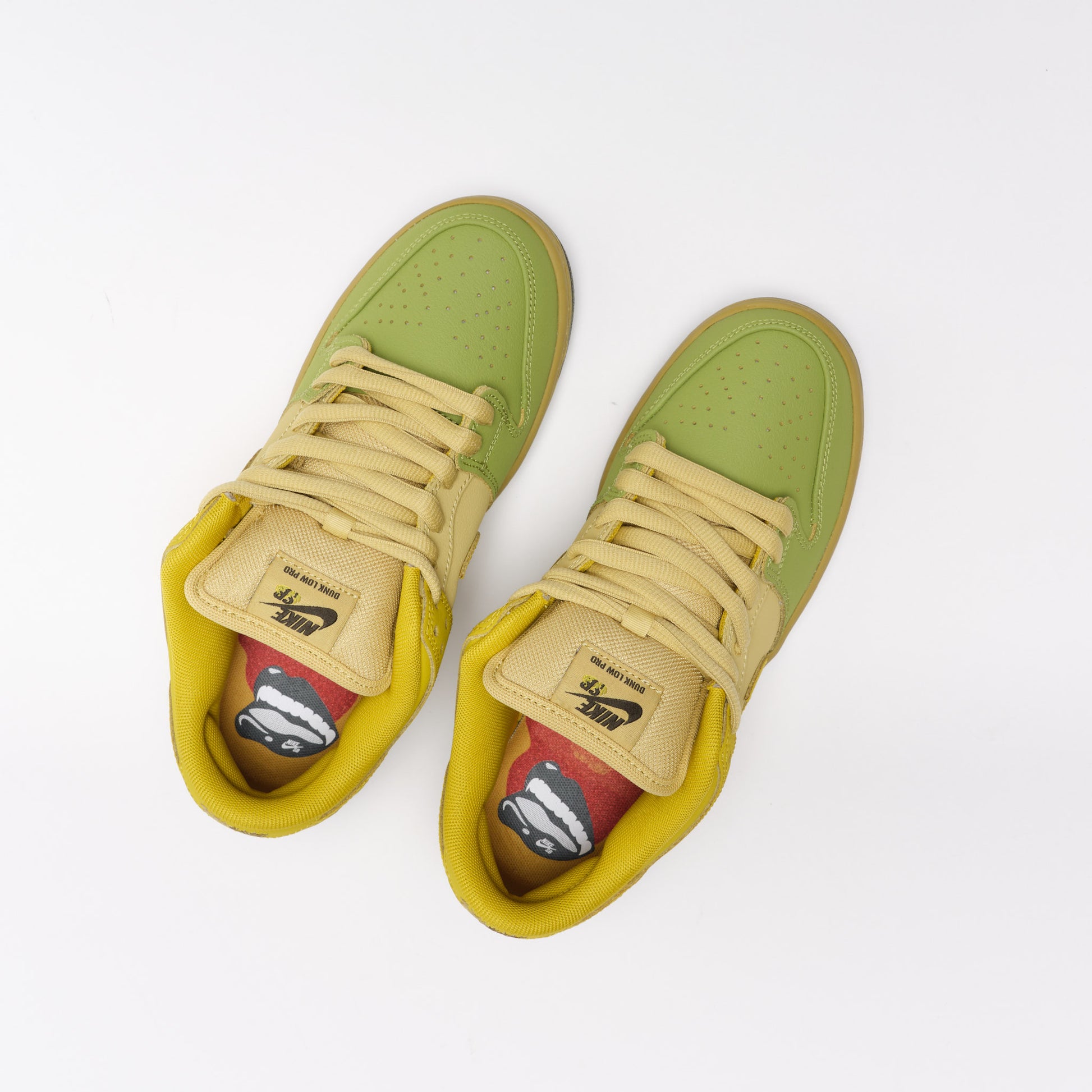 NIKE SB Dunk Low "Hatch Chile" (Saffron Quartz)