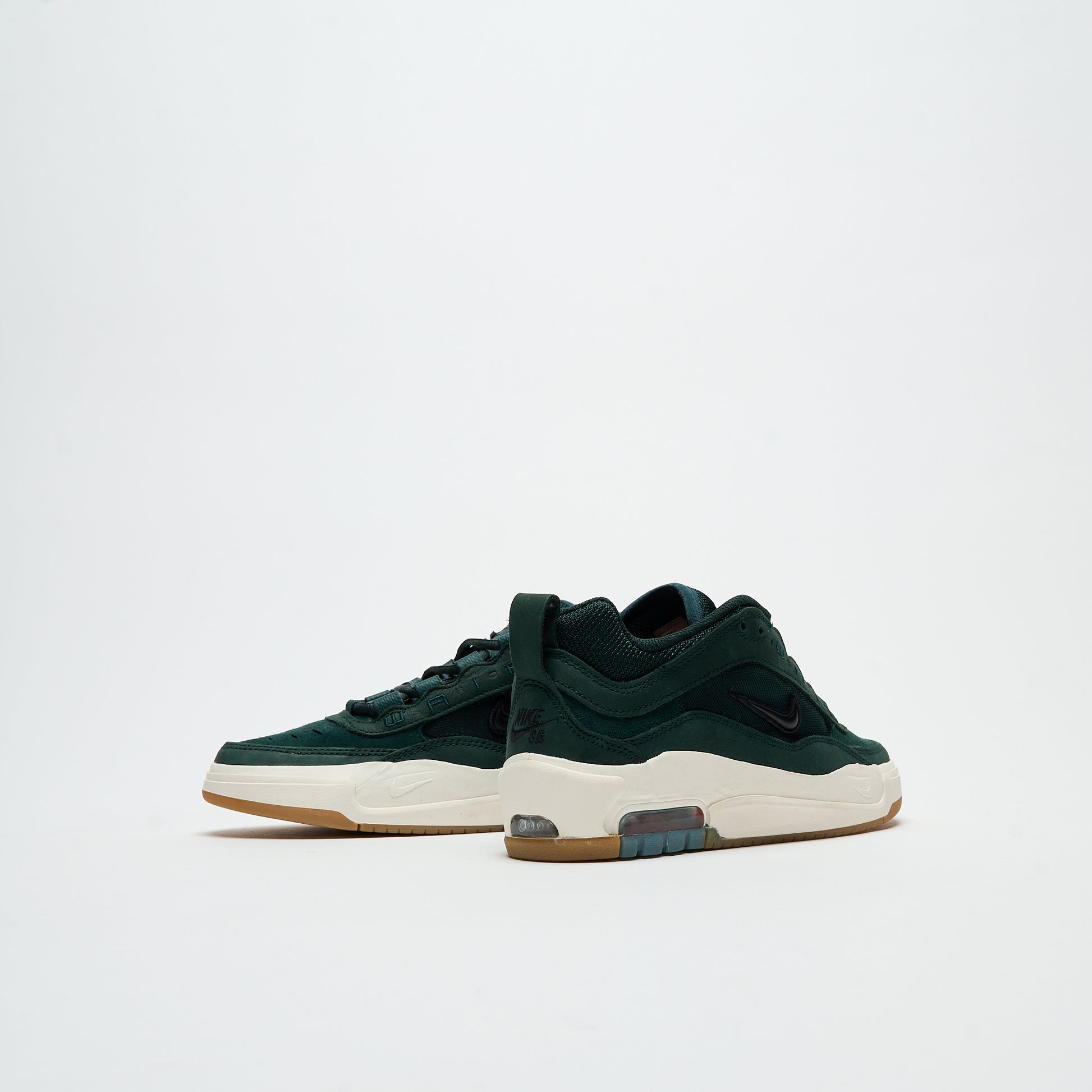Nike SB - Air Max Ishod Premium (Deep Fir/Black Fir Sail)