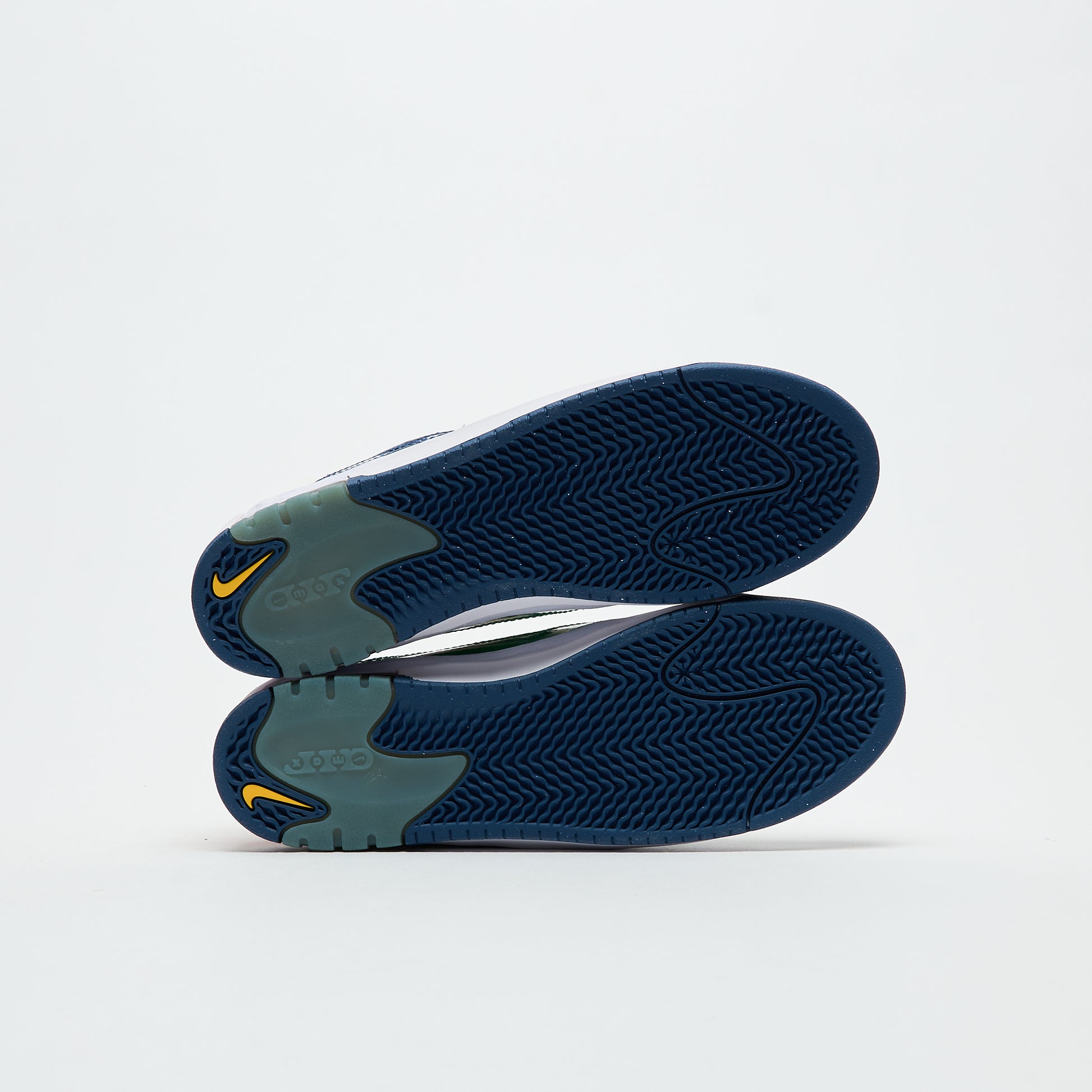 Nike SB - Air Max Ishod Premium (University Red/Black-Amarillo-Navy)