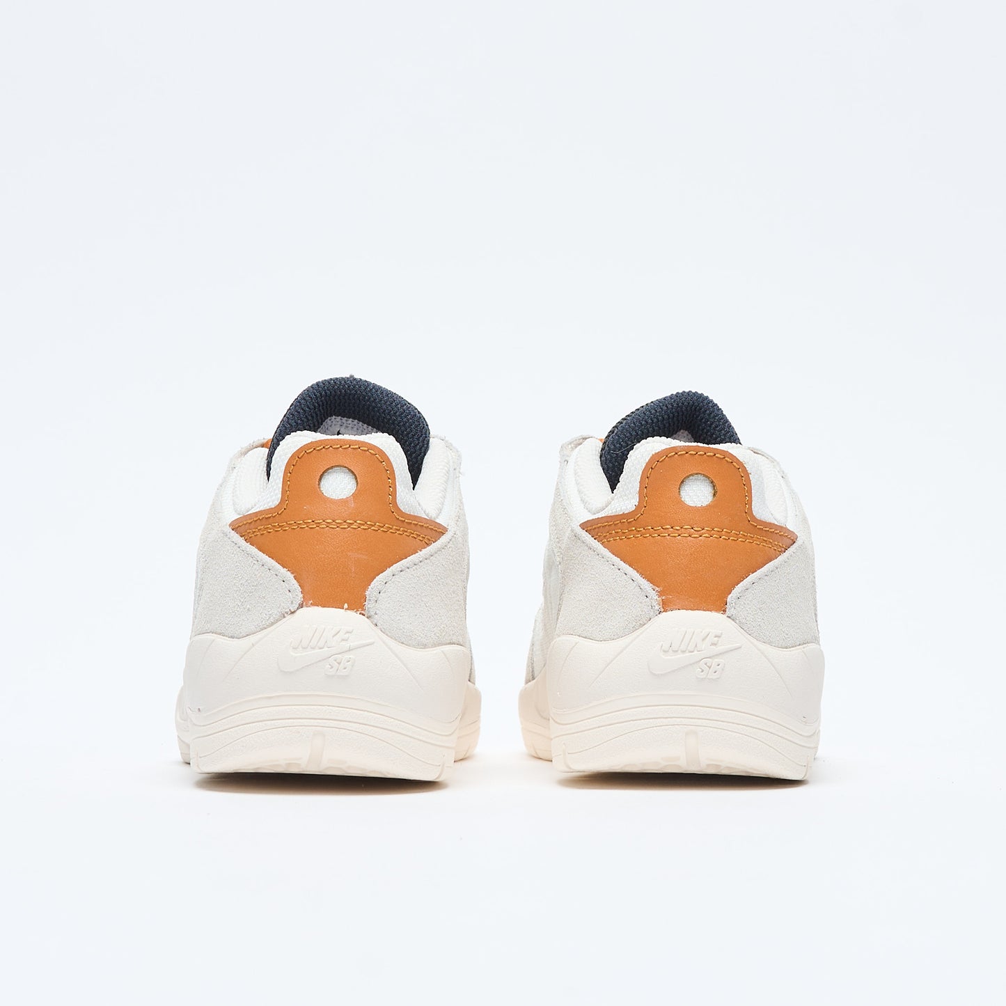 Nike SB - Vertebrae (Summit White/Monarch-Phantom)
