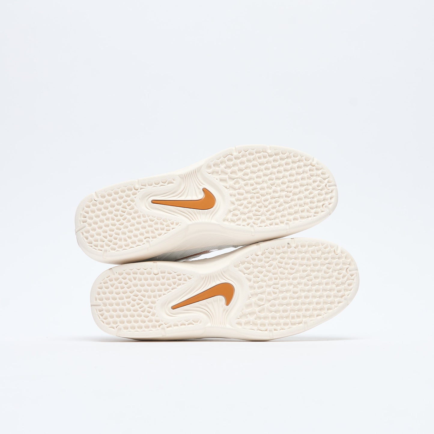Nike SB - Vertebrae (Summit White/Monarch-Phantom)