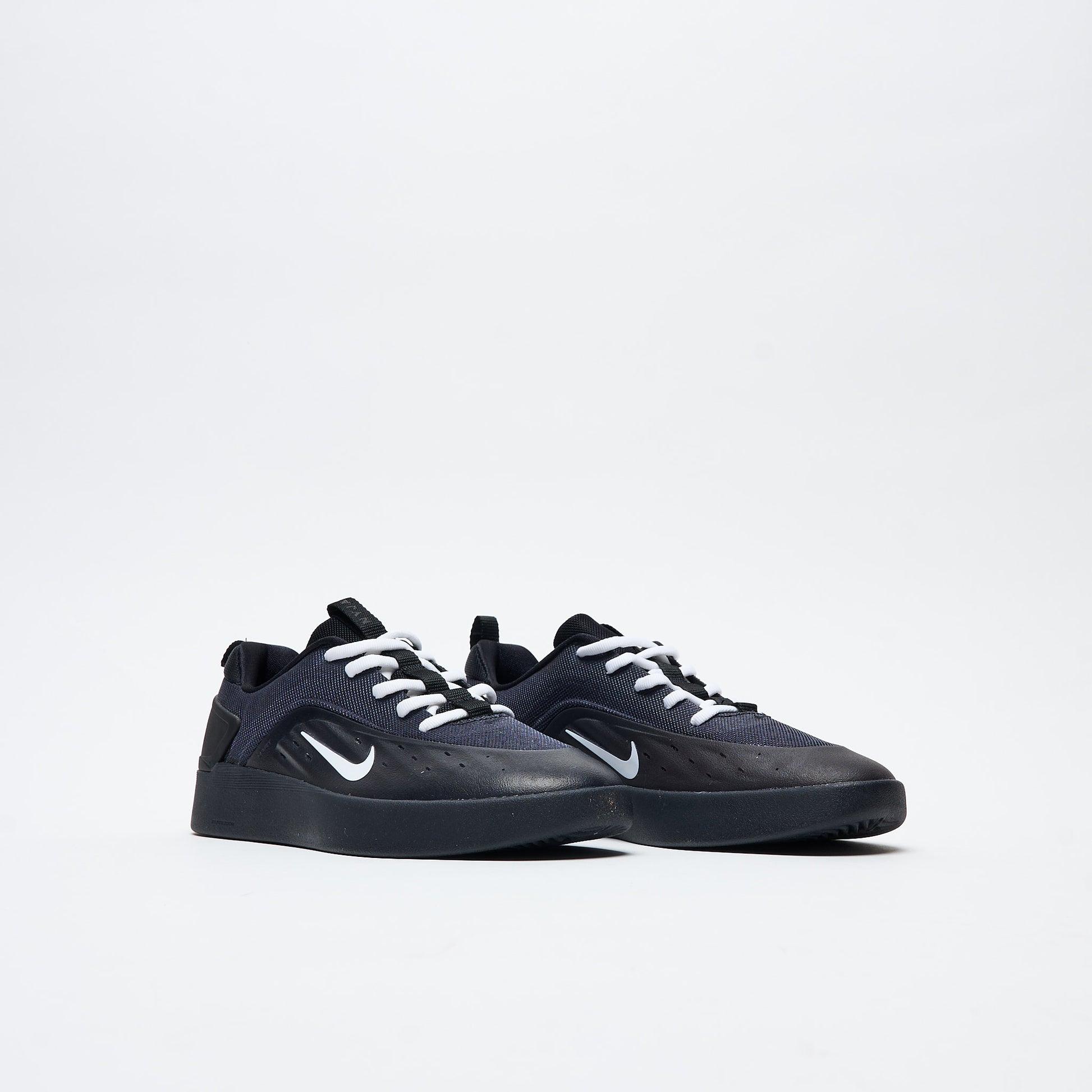Nike SB - Zoom Nyjah 4 (Black/White)