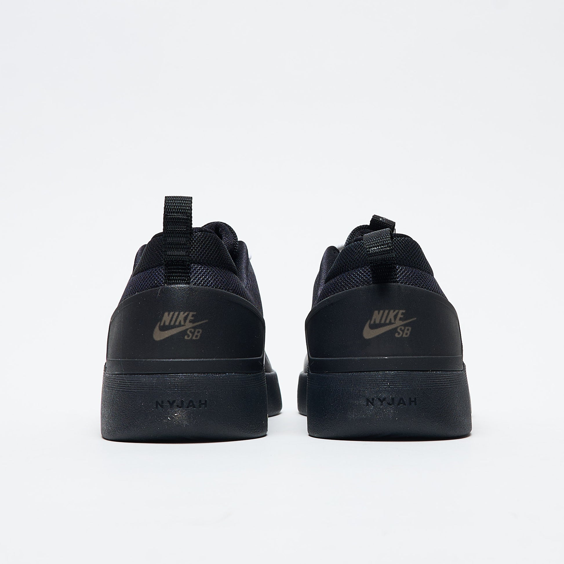 Nike SB - Zoom Nyjah 4 (Black/White)