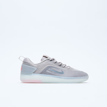 Nike SB - Zoom Nyjah 4 (College Grey/Mink Brown-Light Silver)