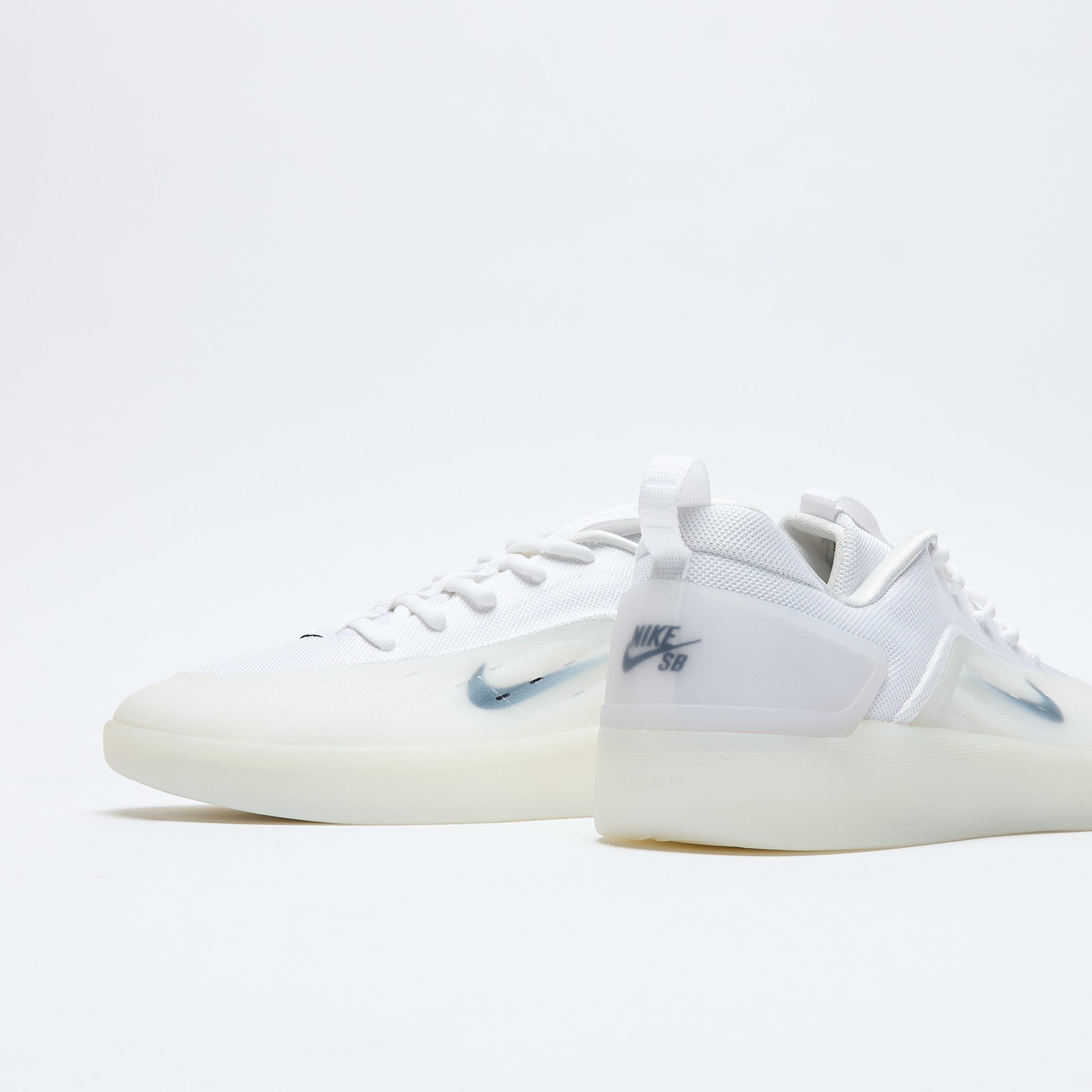 Nike SB - Zoom Nyjah 4 (White/Black)
