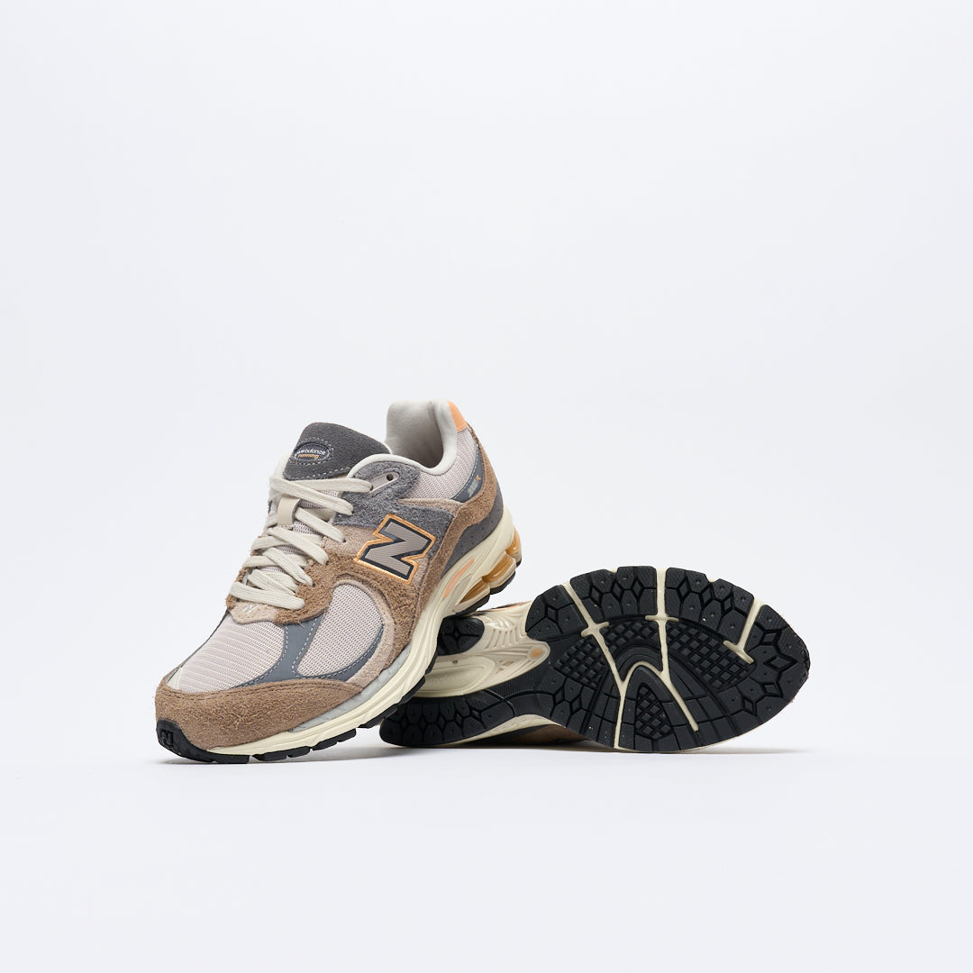 New Balance - M 2002 REJ  (Mushroom/Hazy Peach)