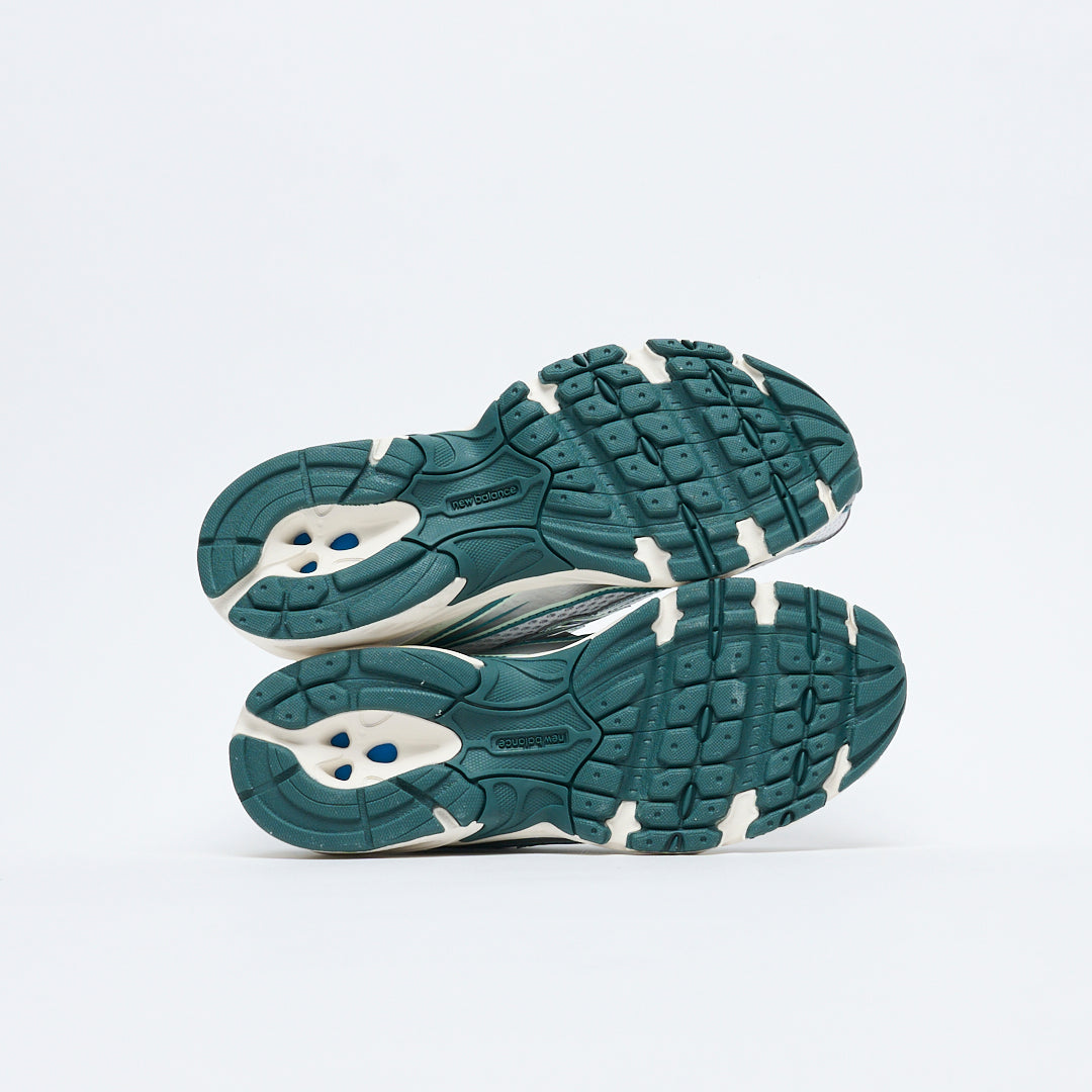 New Balance - U 740 V2 GR2 (White/Marsh Green/Sea Salt)