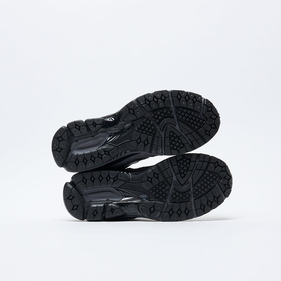 New Balance - M 2002 V1 RBL (Black/Magnet)