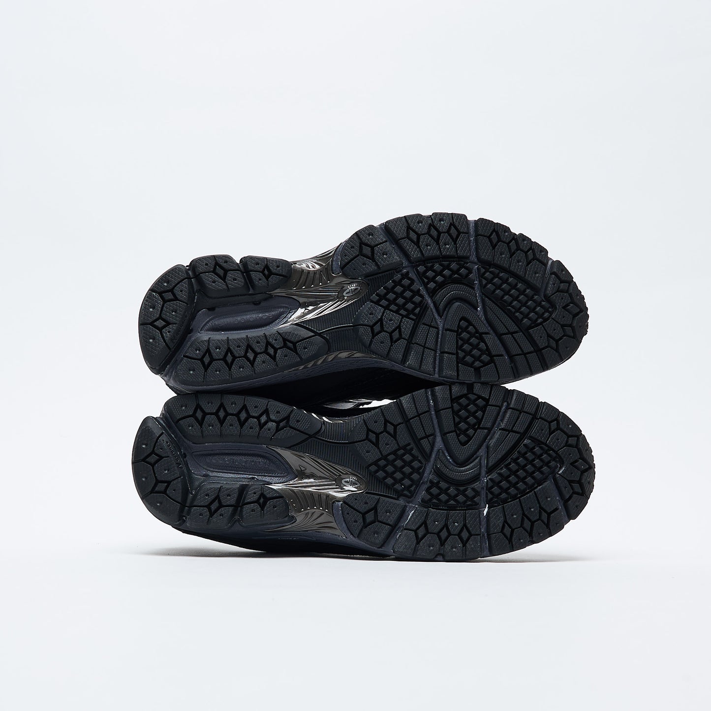 New Balance - U 2002 3MB GTX (Black/Magnet)