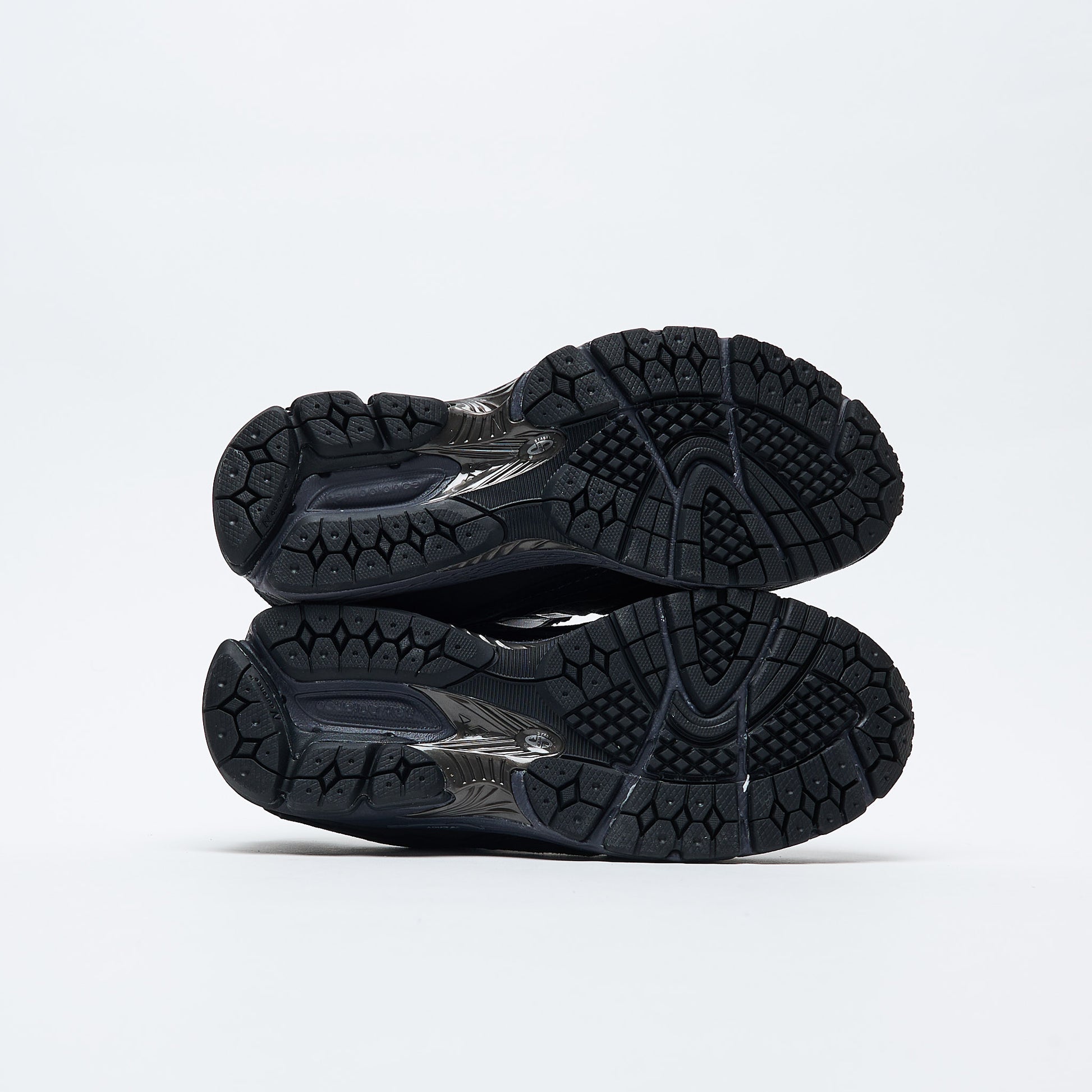 New Balance - U 2002 3MB GTX (Black/Magnet)