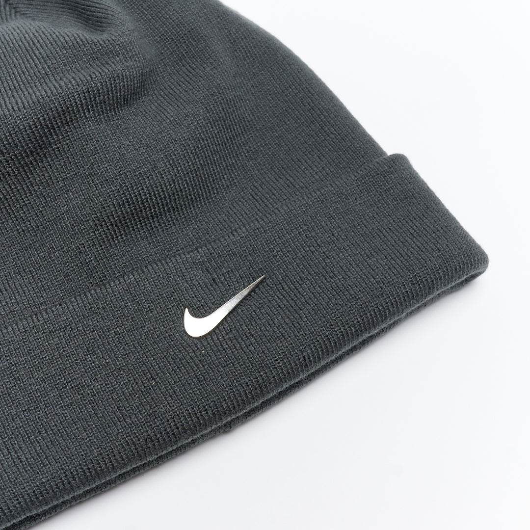 Nike - Peak Metal Swoosh Beanie (Black)