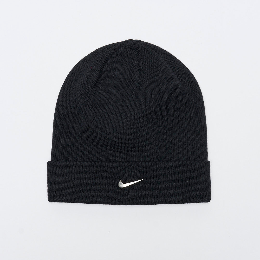 Nike PEAK Standard Cuff Metal Swoosh Beanie Black MILK STORE nike-peak-standard-cuff-metal-swoosh-beanie-black-milk-store