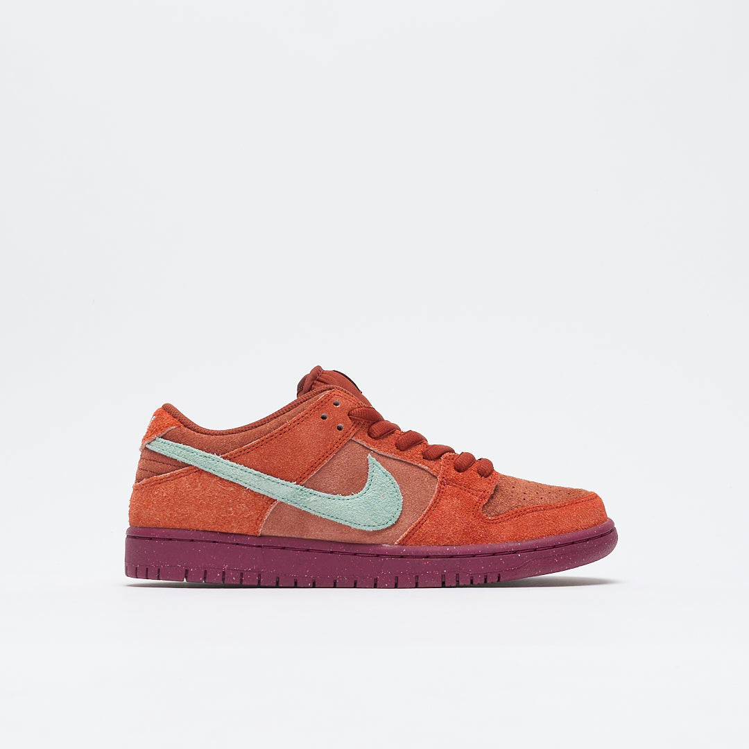 Nike SB - Dunk Low Pro Premium "Mystic Red"