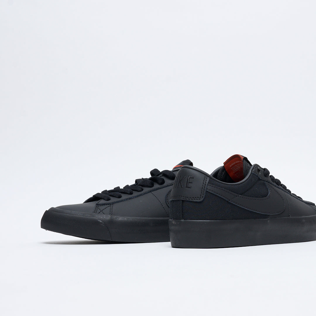 Nike SB - Zoom Blazer Low GT ISO "Orange Label" (Black/Black-Black)