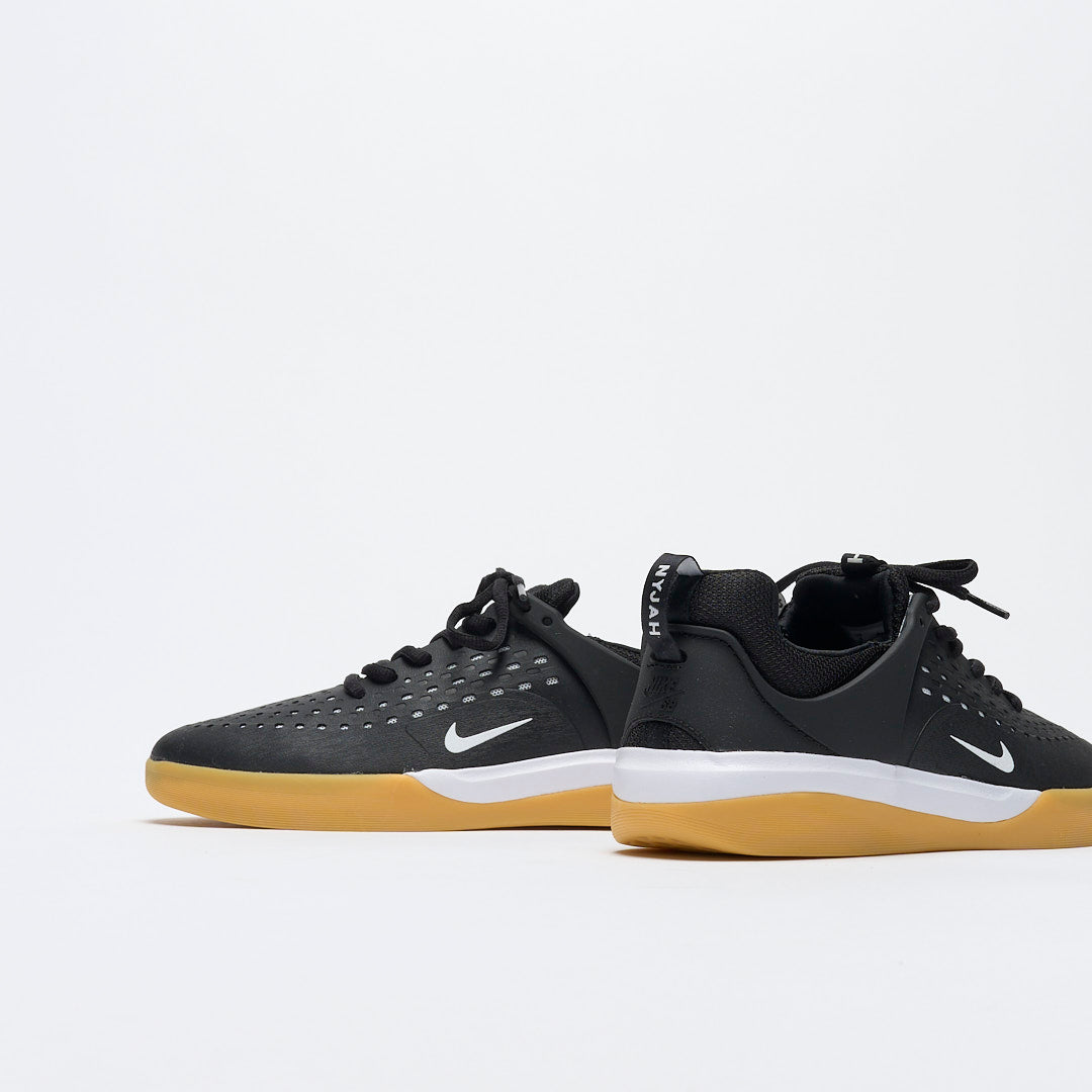 Nike SB - Zoom Nyjah 3 (Black/White-Black-Gum) DV7896-001