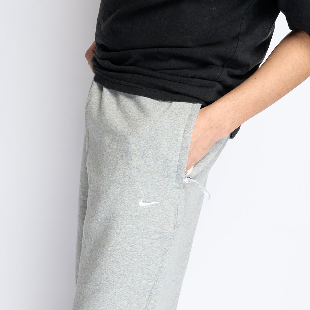 Nike - Solo Swoosh Fleece Pant (Heather Grey)