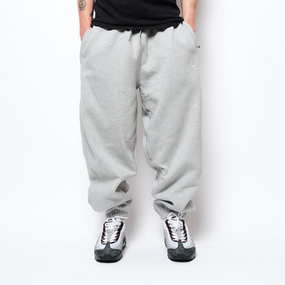 Nike - Solo Swoosh BB CF Fleece Pants (Dark Grey Heather/Light Smoke Grey/White)HV1088-063