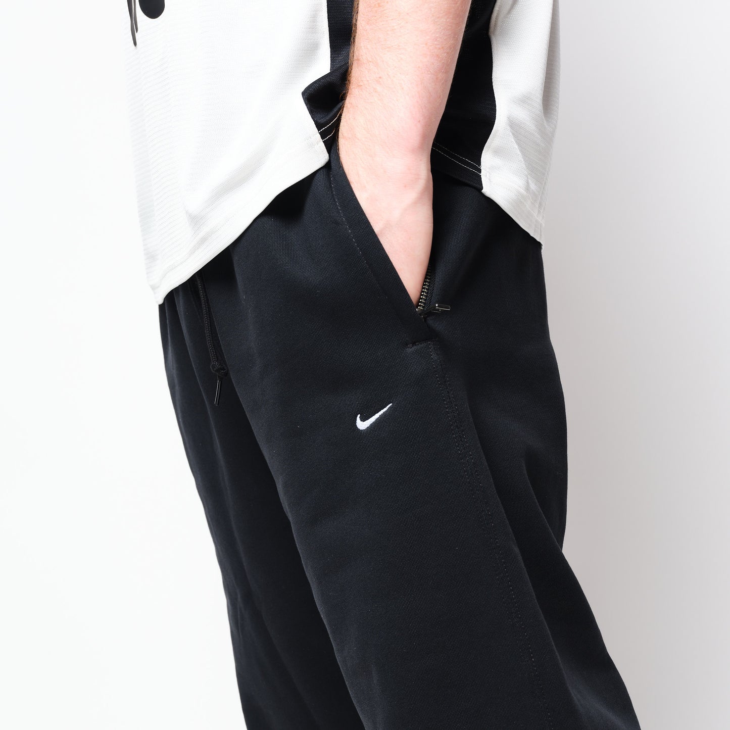 Nike Solo Swoosh Men's Fleece Open-Hem Pants Black