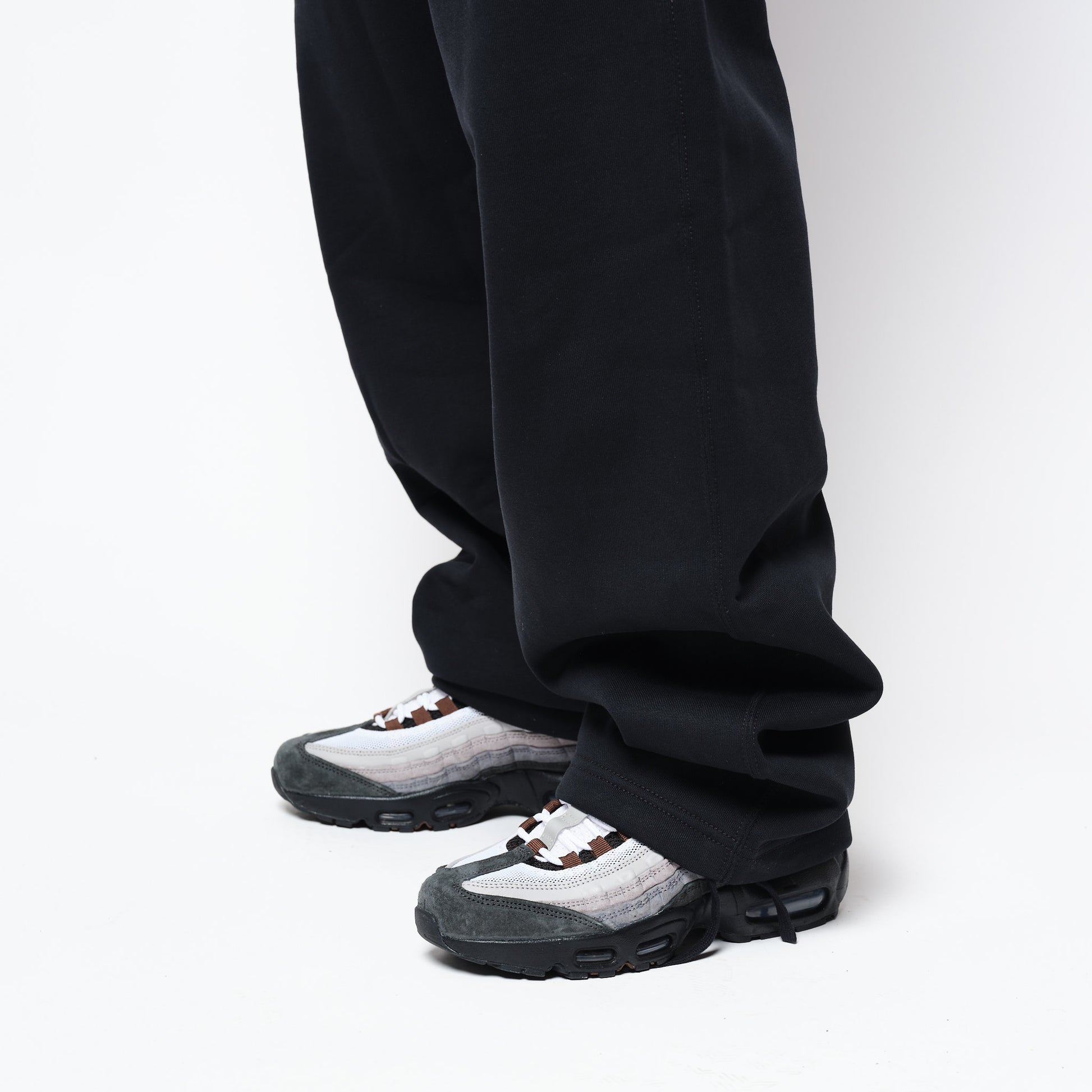 Nike Solo Swoosh Men's Fleece Open-Hem Pants Black