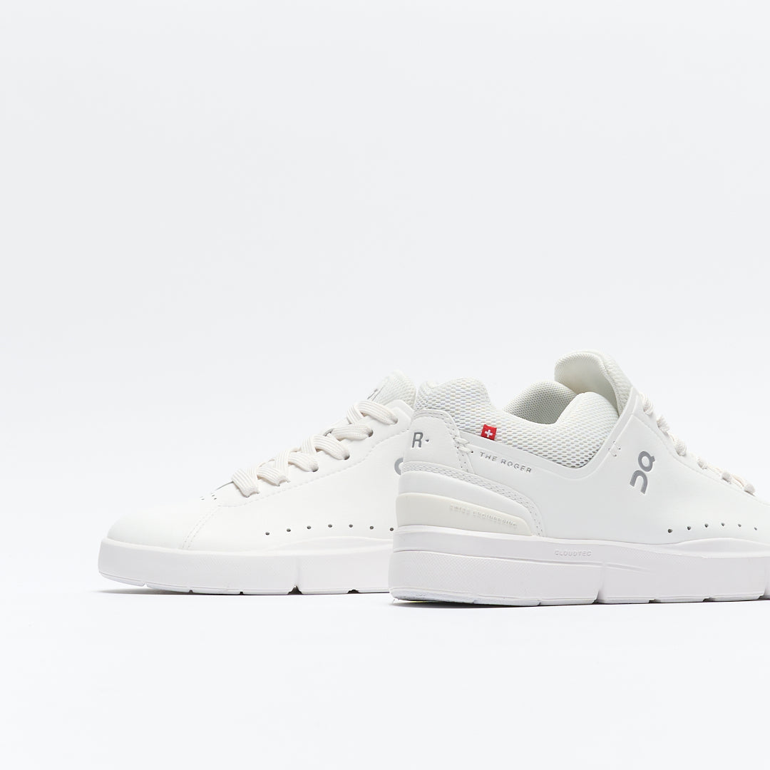 On - The Roger Advantage Men (All White)