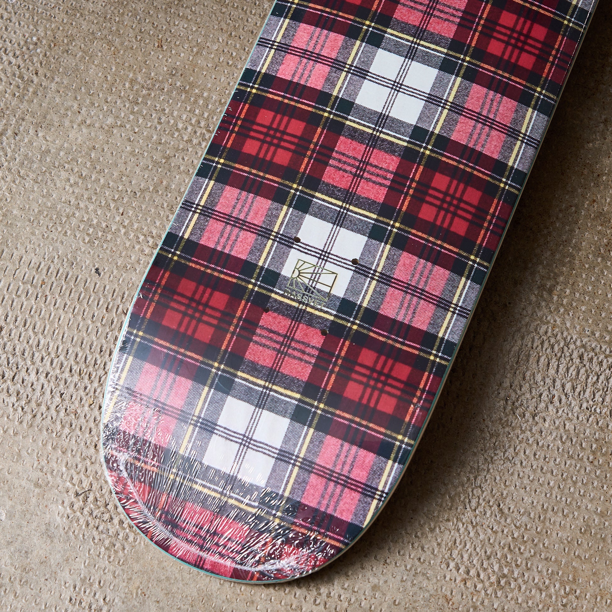 Rassvet Skateboards - Wood Mold Plaid 8.37
