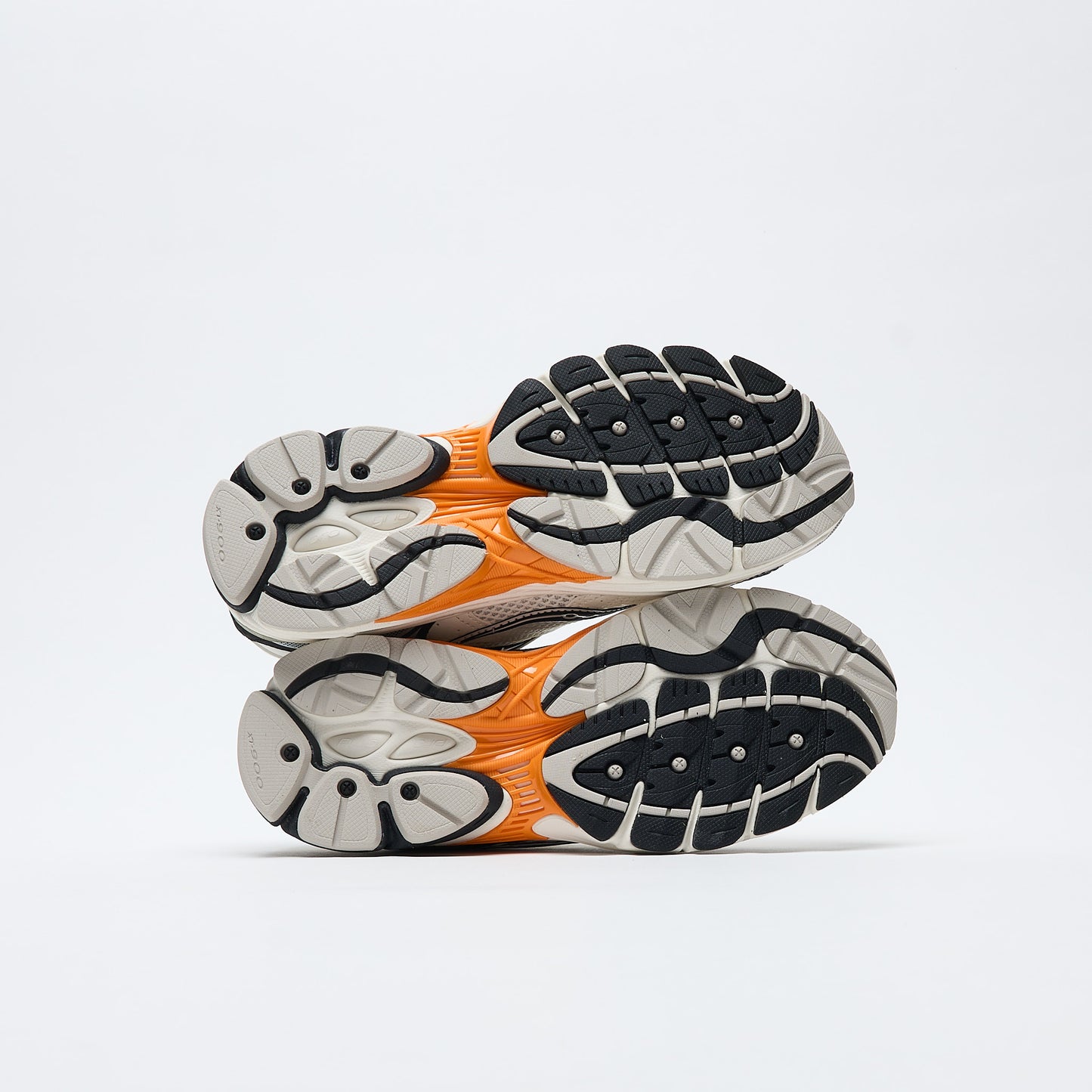 Saucony - Progrid Omni 9 (White/Turmeric)