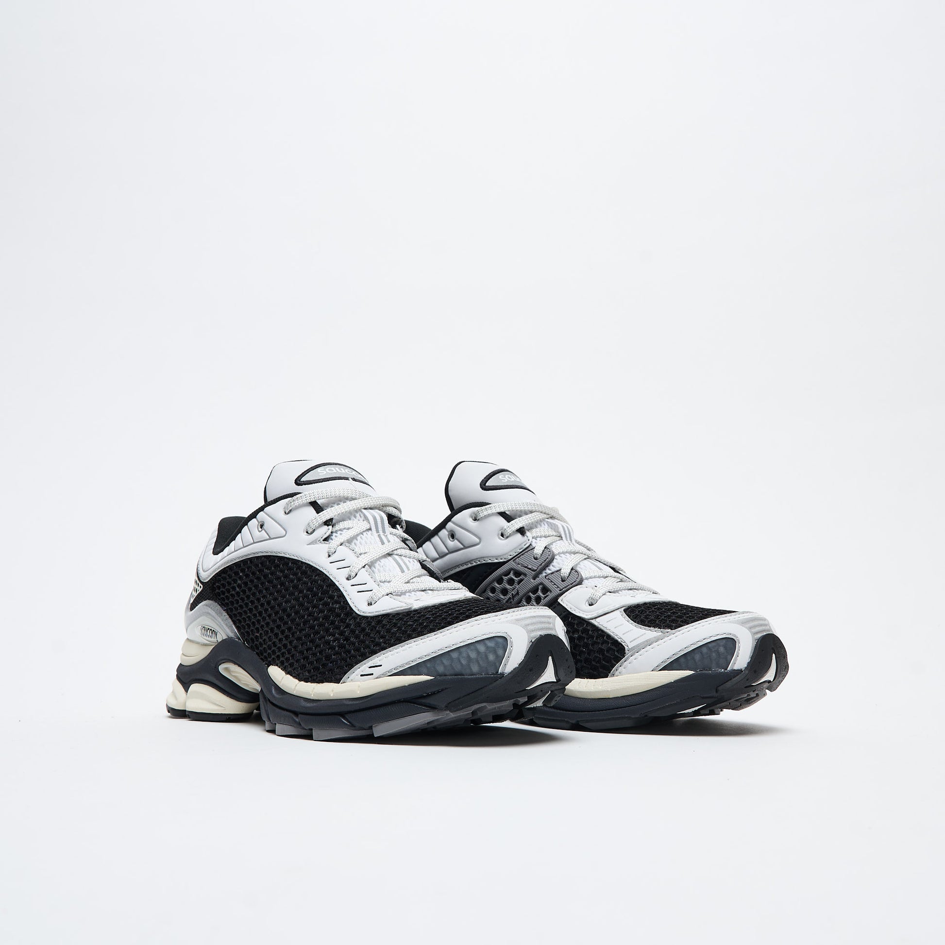 Saucony - Progrid Paramount (Black/White)