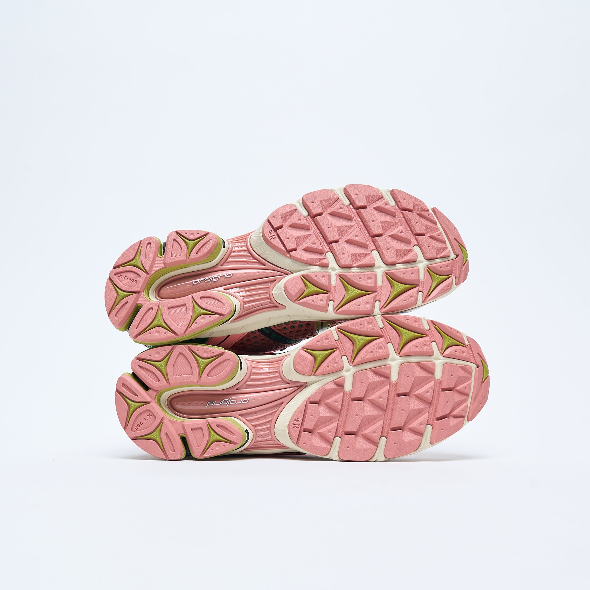 Saucony x Jae Tips - Progird Triumph 4 "Flowers Grows Uptown" (Peach/Leaf)