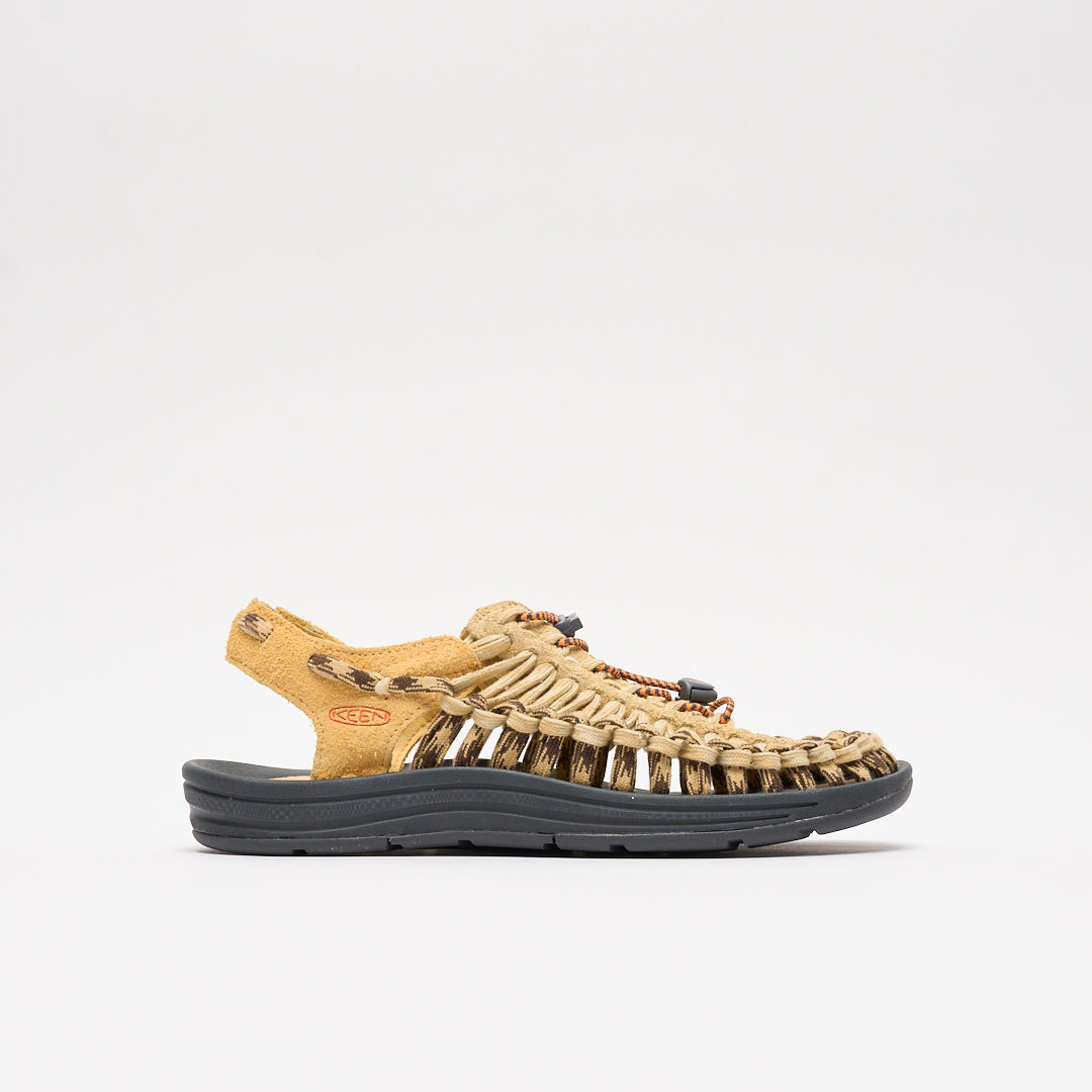SNS x Keen - Uneek Flat (New Wheat / Reed Yellow)