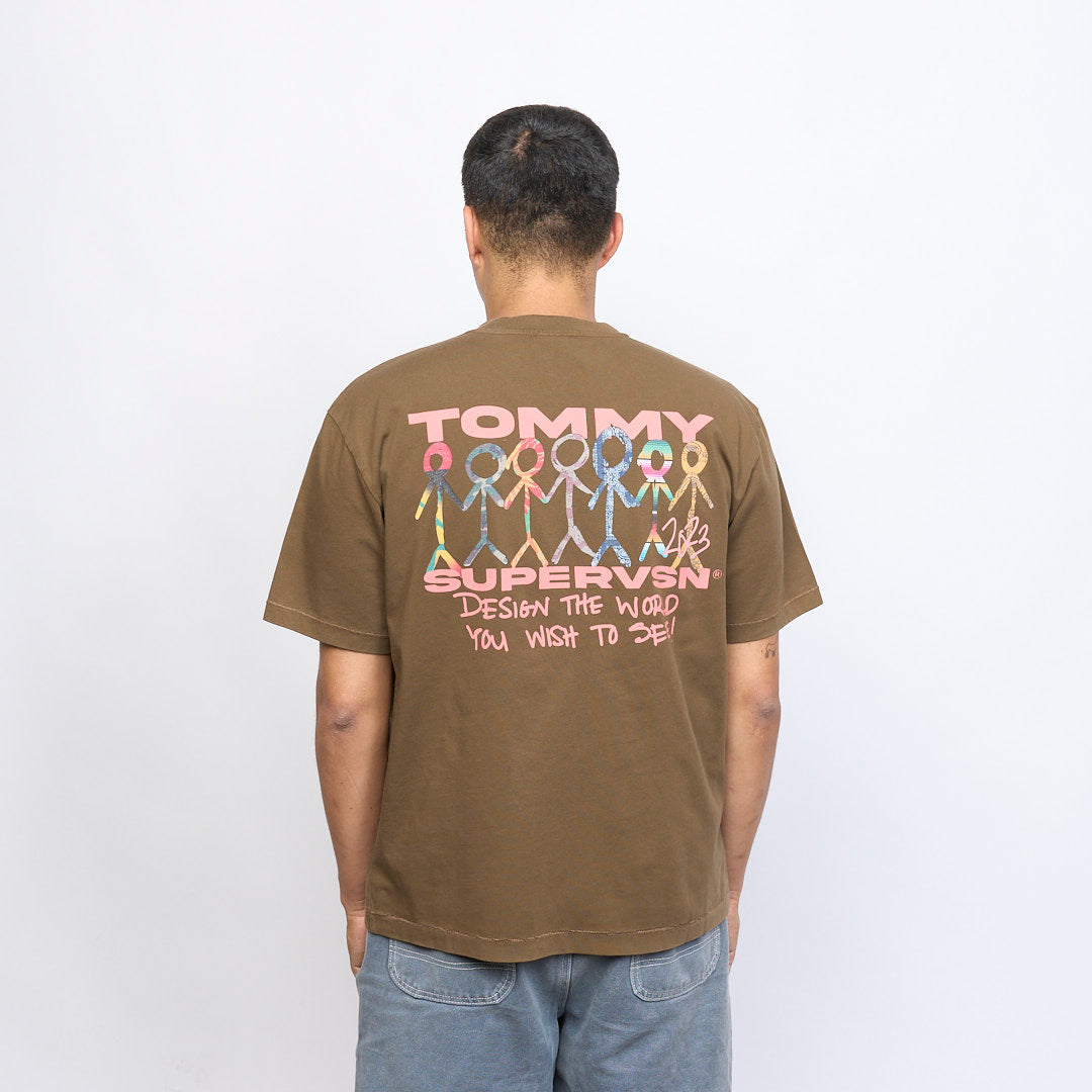 Tommy Jeans x Supervsn - Tee Graphic (Dark Earth)