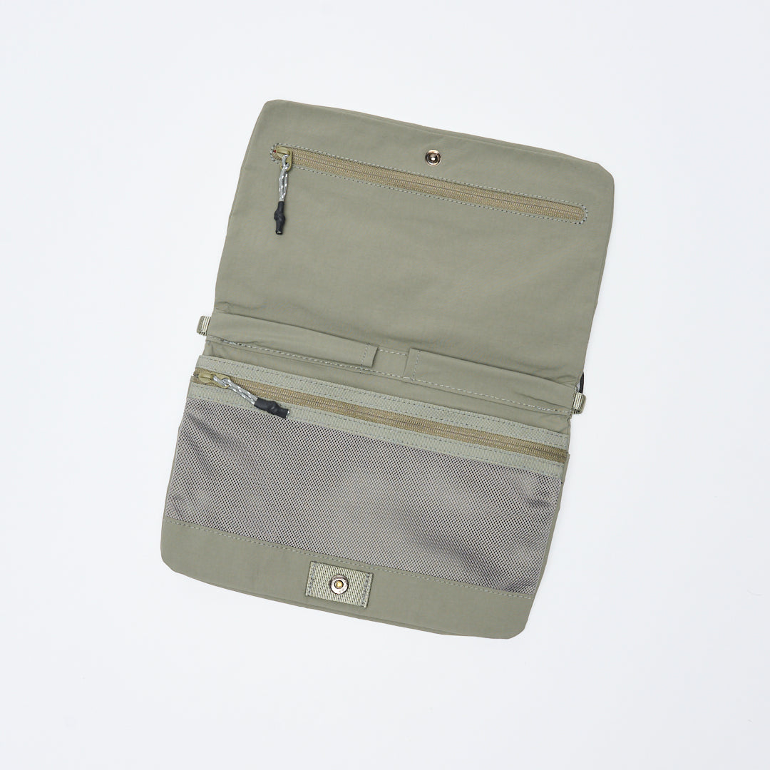 Topologie - Wares Bags Flat Sacoche Small (Moss Papery)