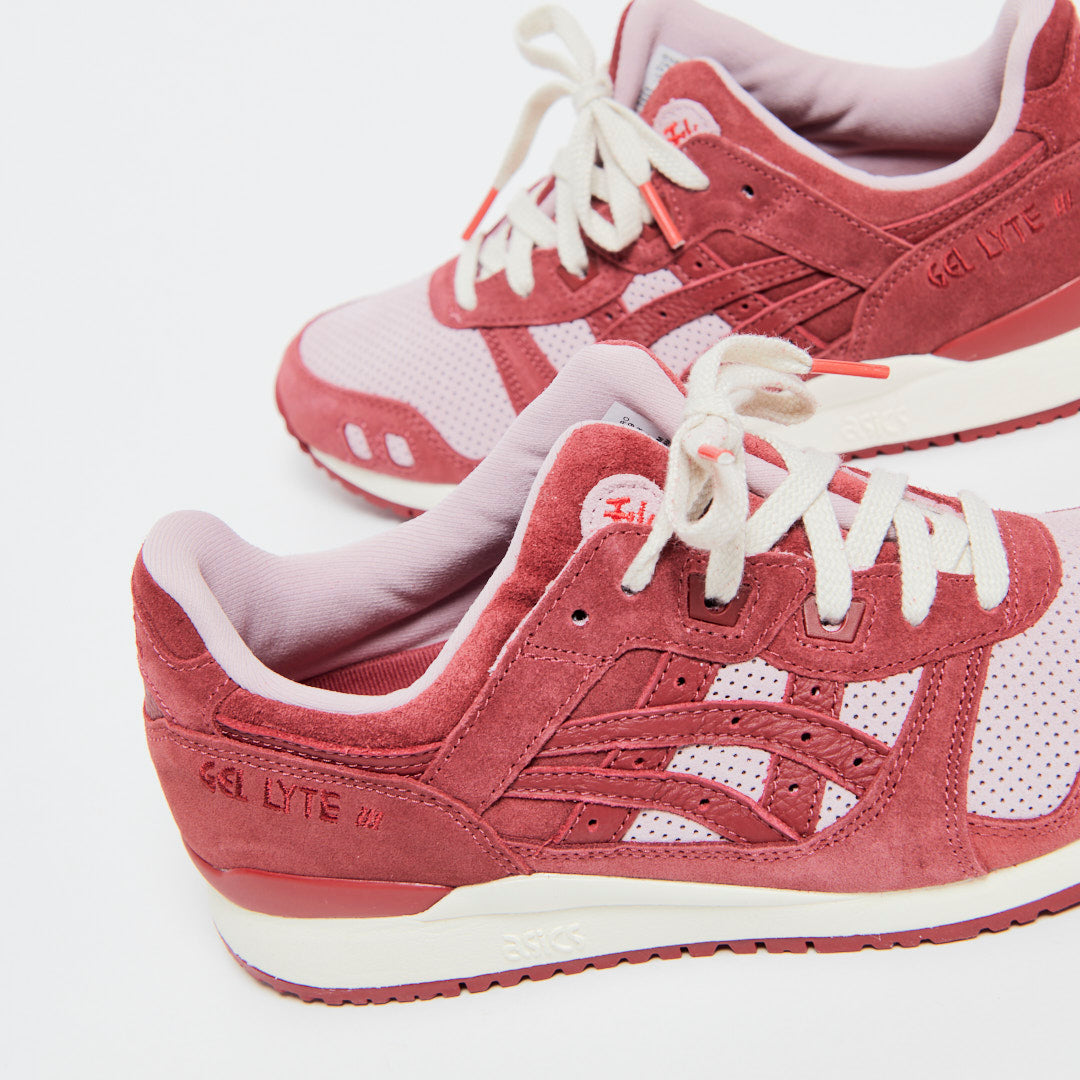 Asics Sportstyle Gel-Lyte III OG "Changing of the Season" (Watershed Rose/Beet Red)